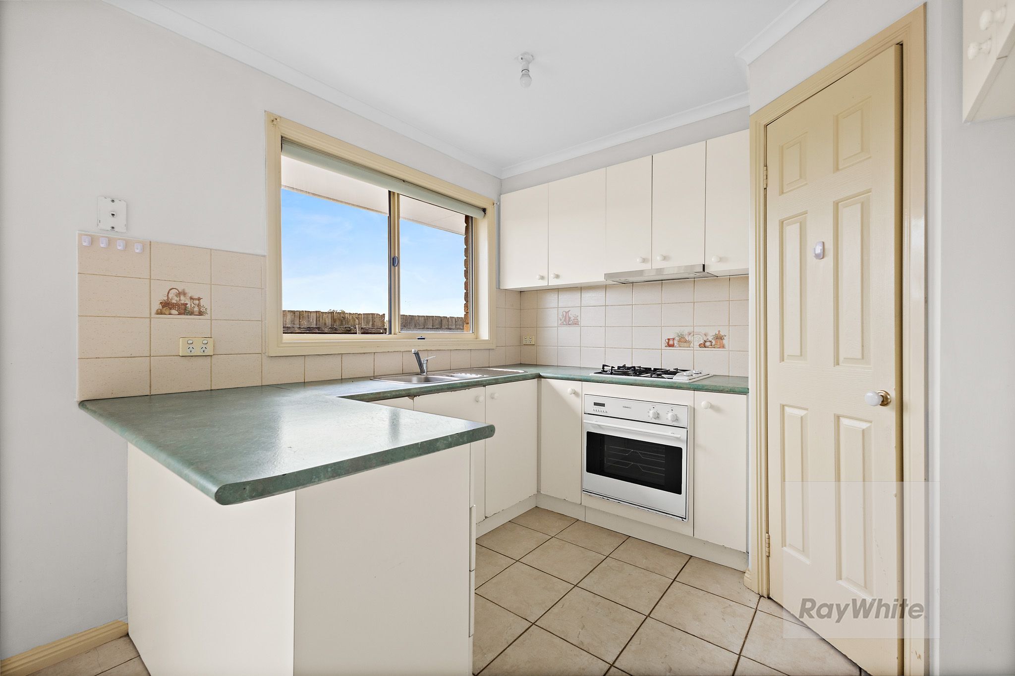 2/4 Bean Court, Mill Park, VIC 3082