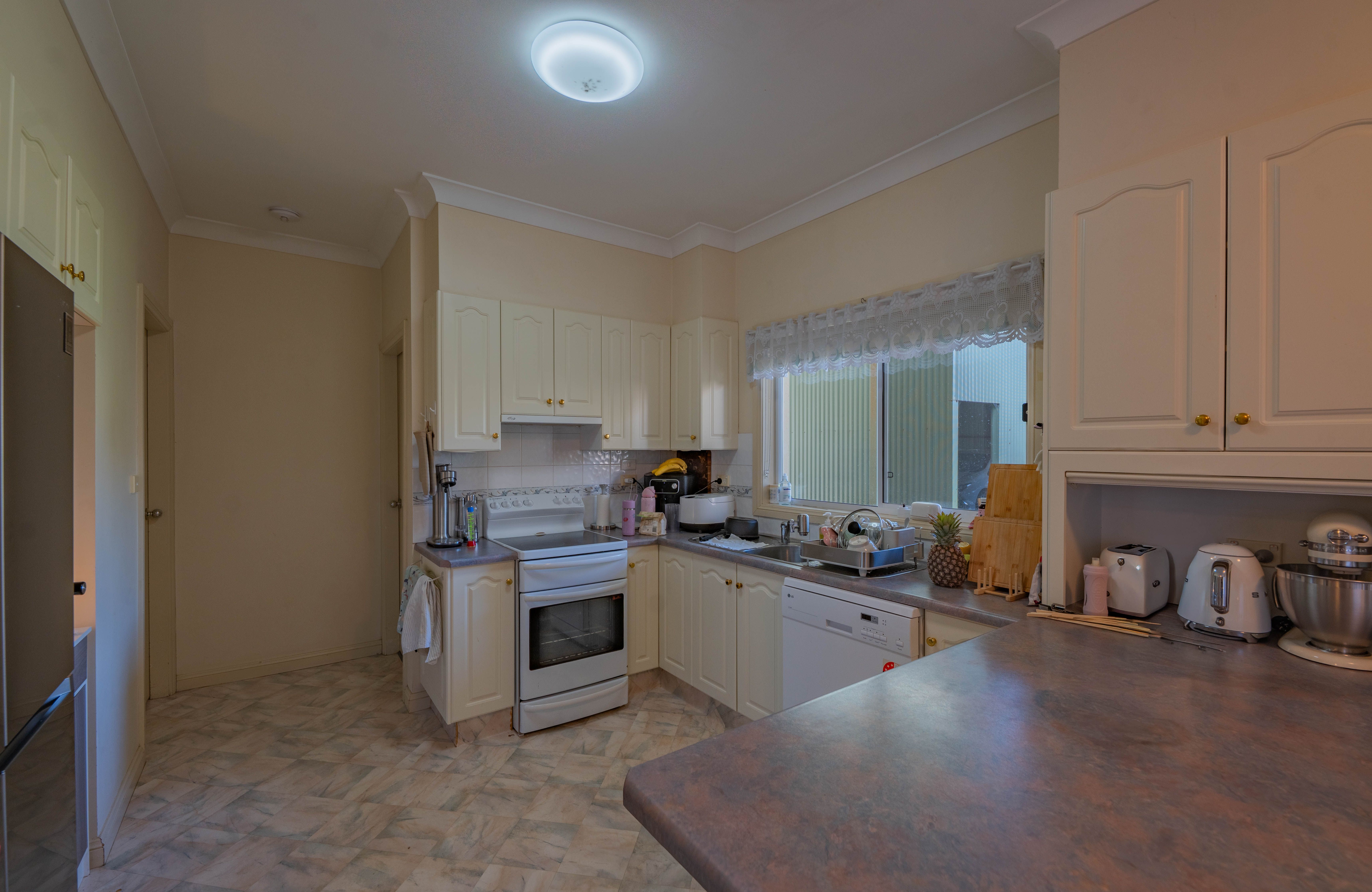 88 Gladstone Street — photo 5 of 20