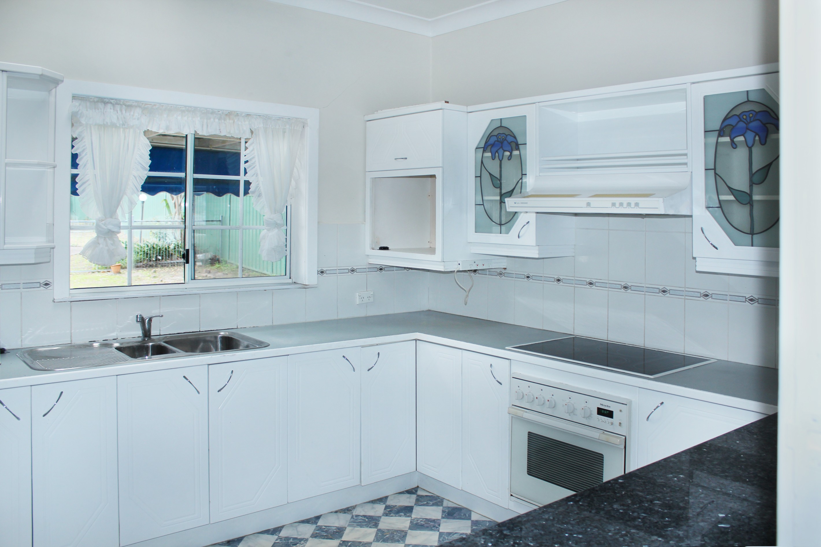 8 First Street, Booragul, NSW 2284