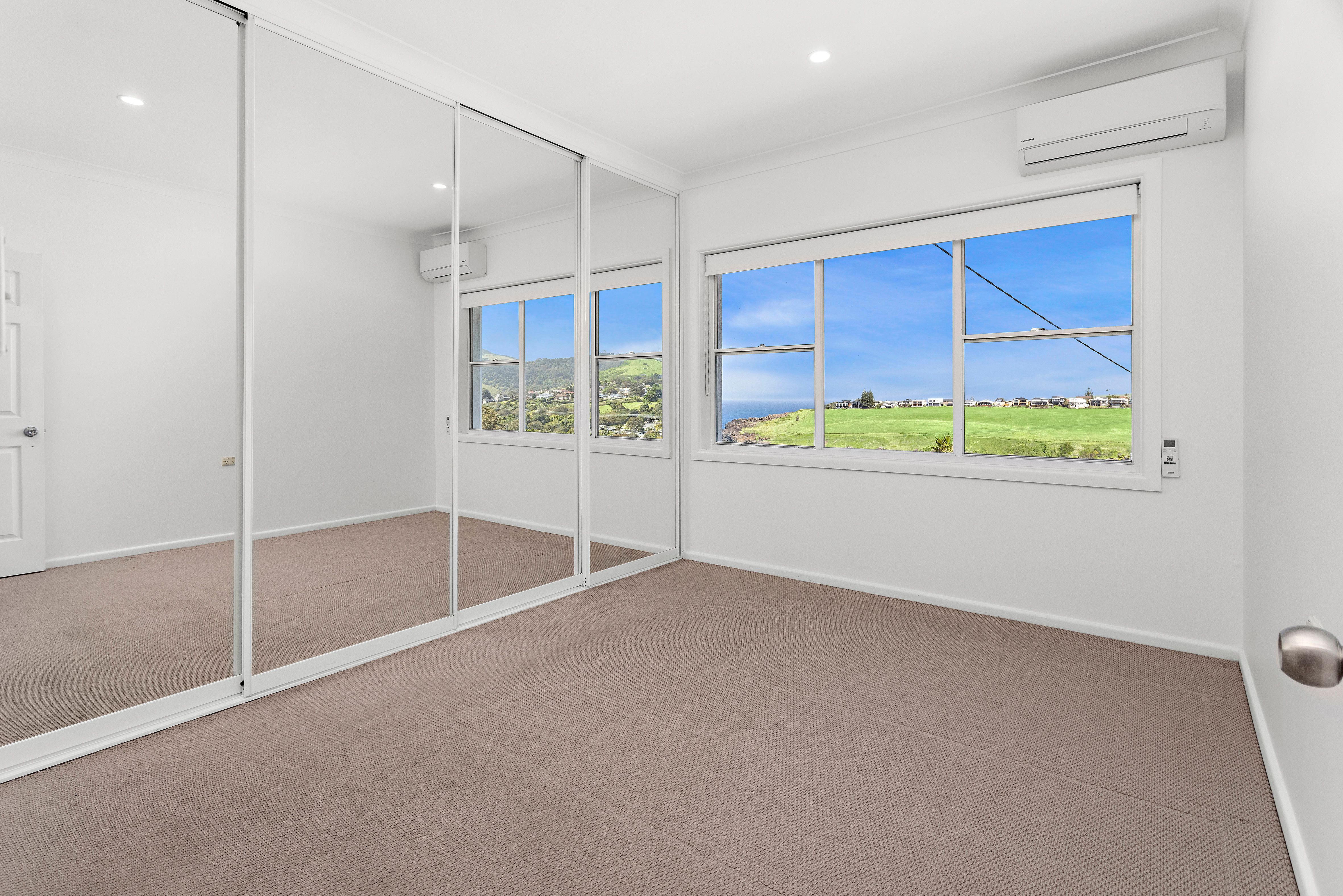 74 Tingira Crescent — photo 9 of 19