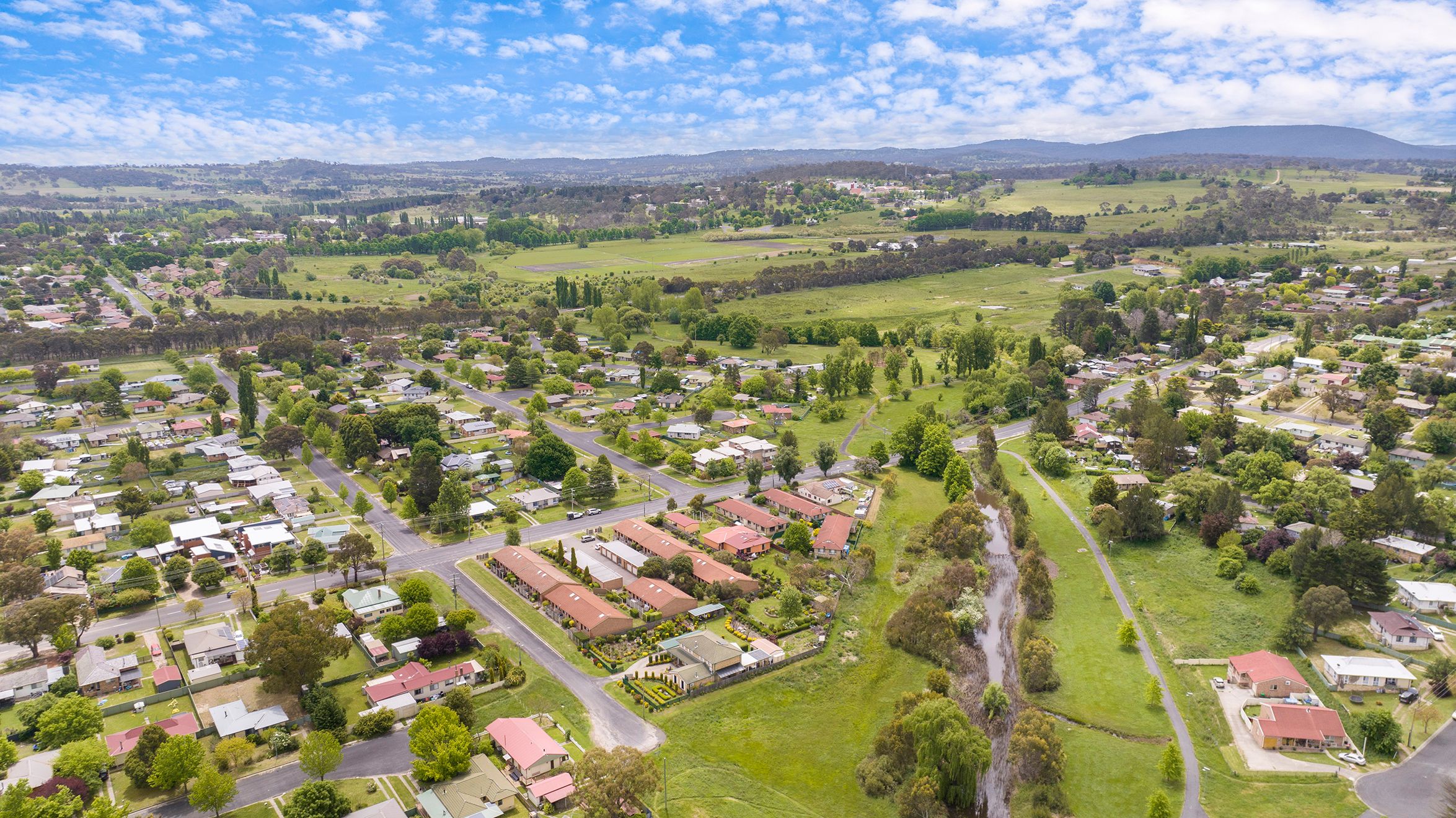 6/31-35 Niagara Street — photo from Ray White Armidale