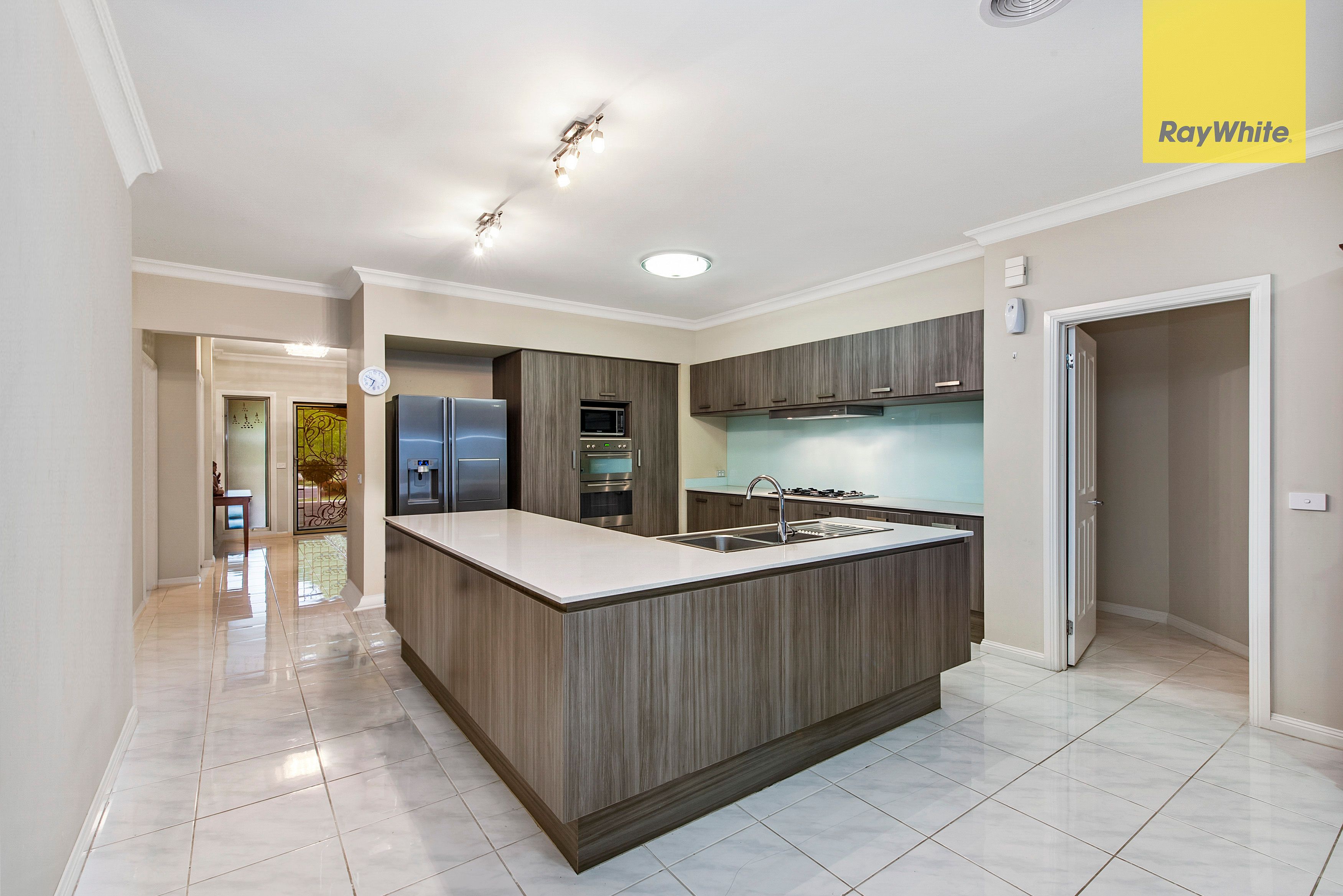 16 The Esplanade, Taylors Hill, VIC 3037