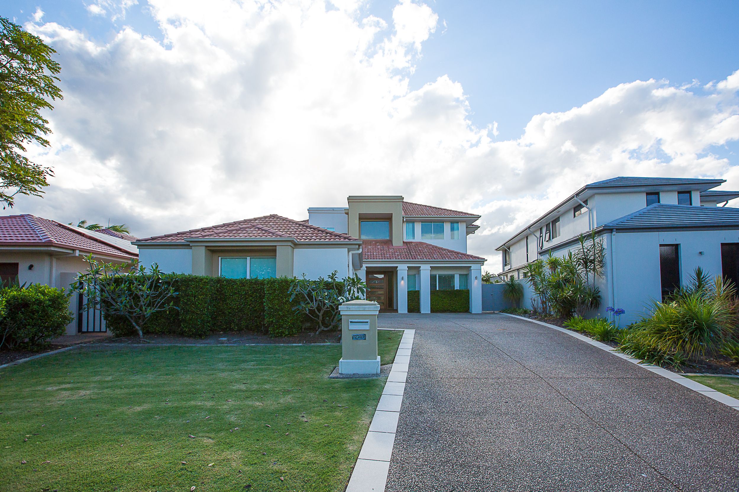 2549 Gowrie Street, Hope Island, QLD 4212