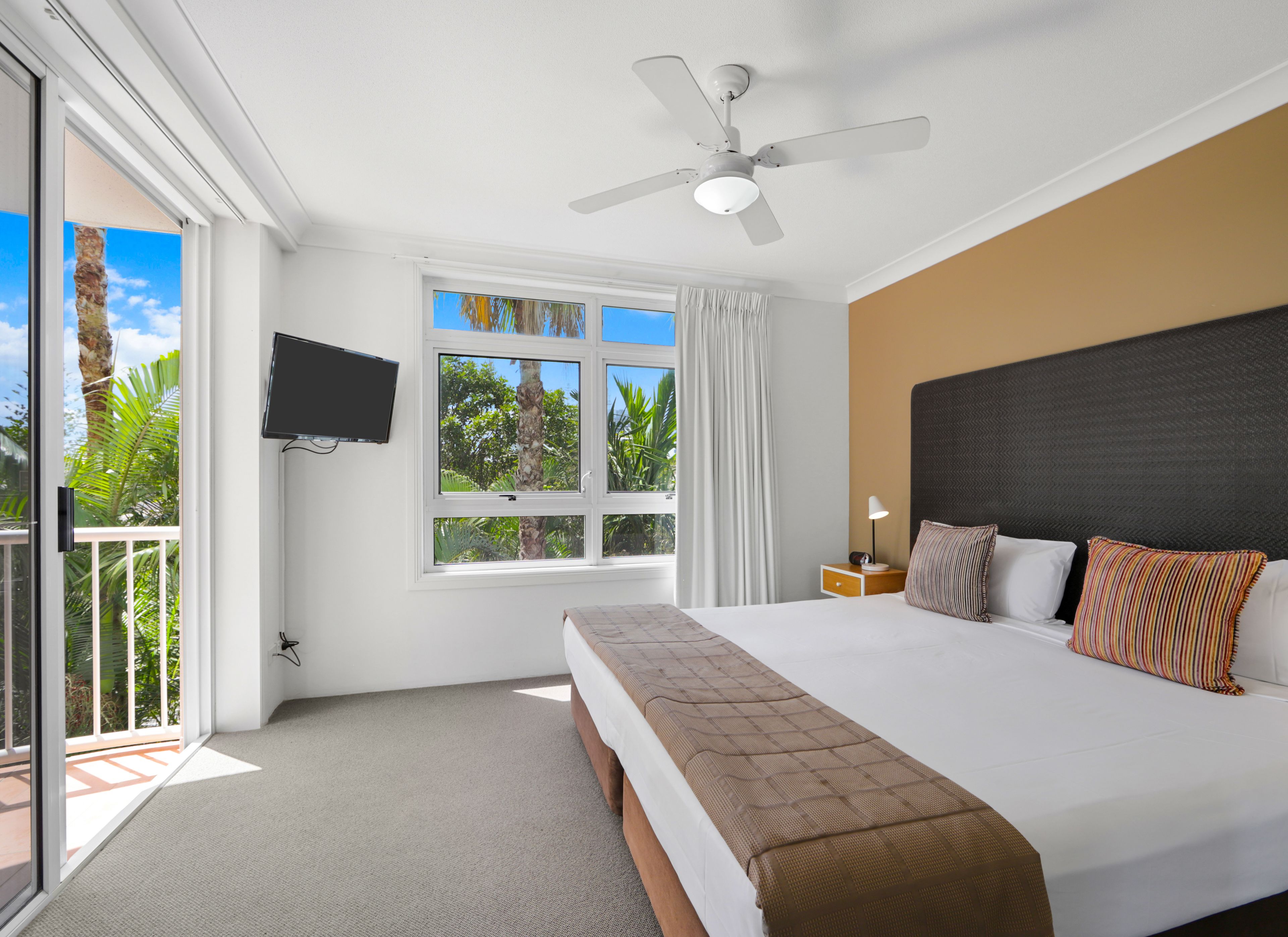 1033/2633 Gold Coast Highway, Broadbeach, QLD 4218