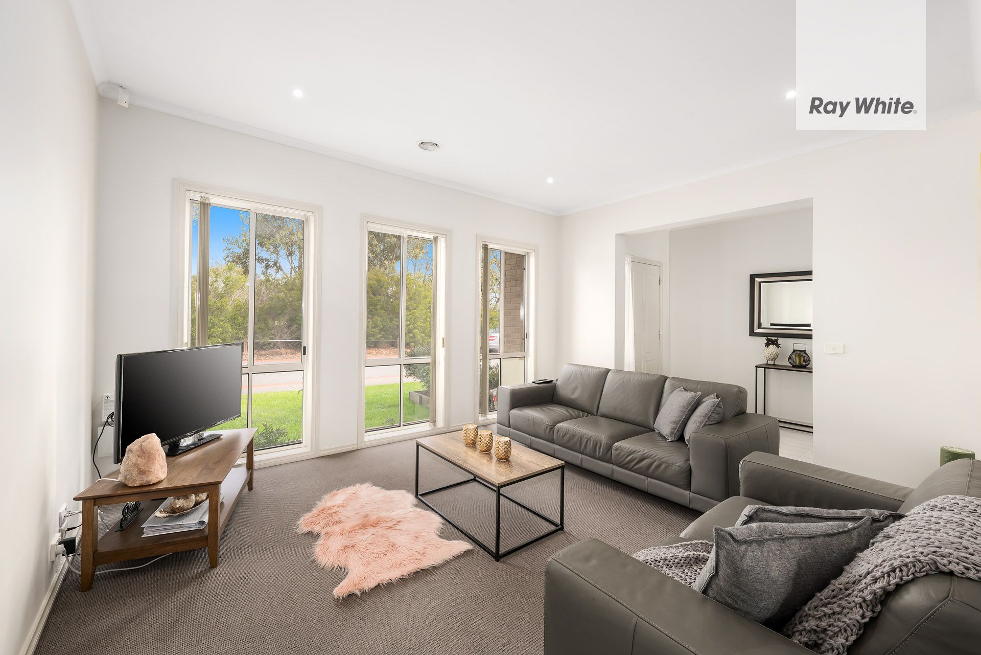 4 Hummingbird Place, South Morang, VIC 3752
