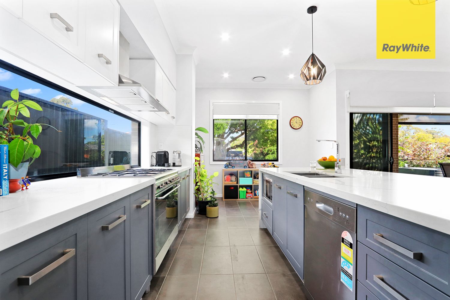 32 Rowley Street, Pendle Hill, NSW 2145