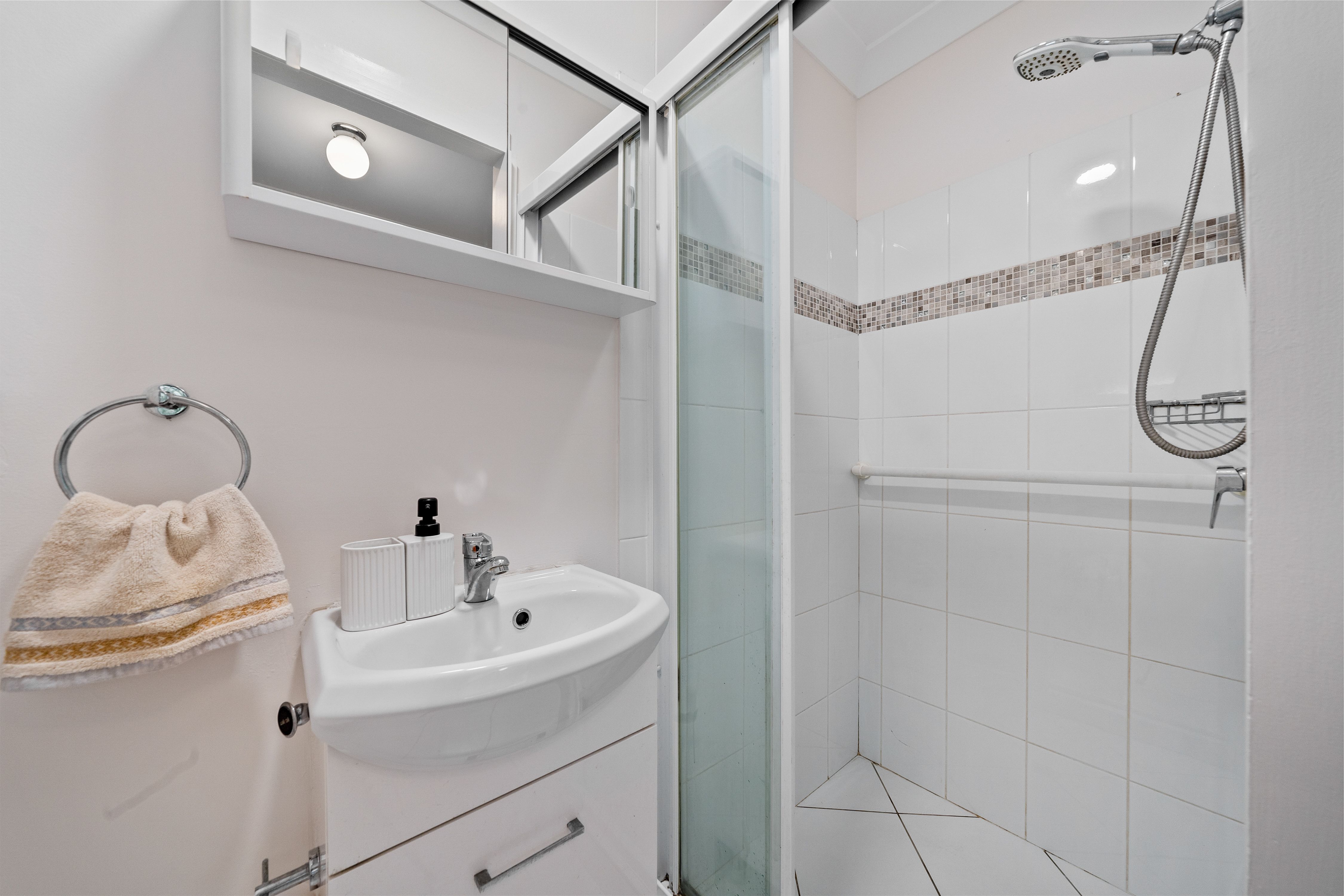 7 Amaroo Rise — photo 14 of 21
