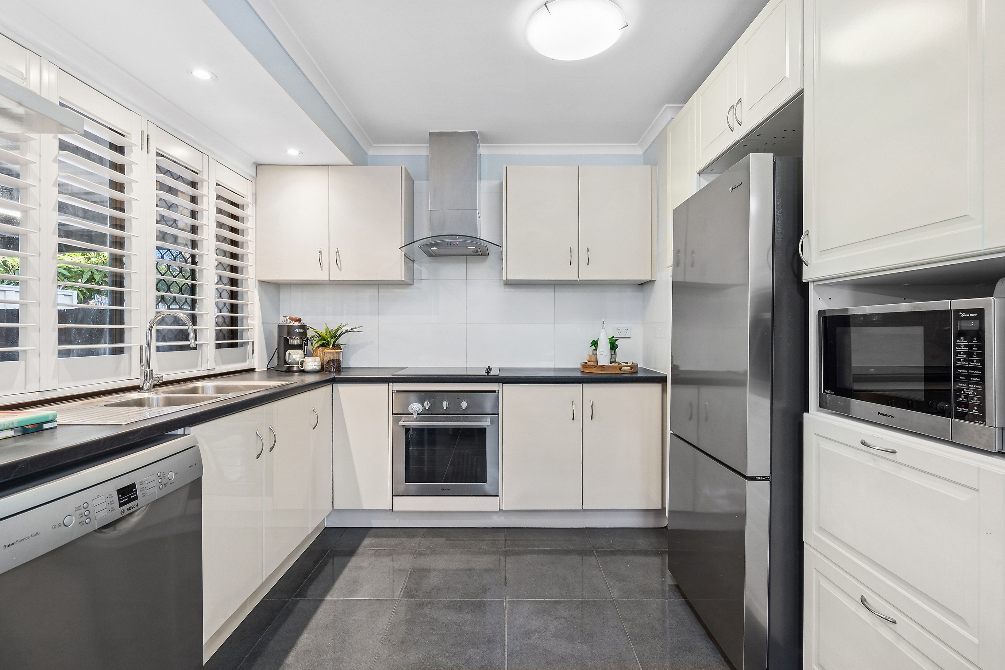 8 Craig Street, Everton Hills, QLD 4053
