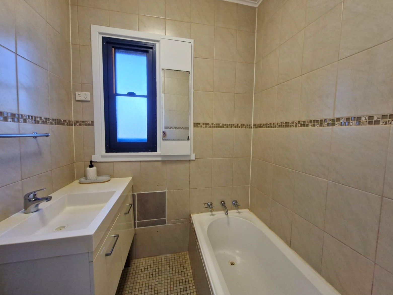 48 Roberts Street — photo 26 of 30