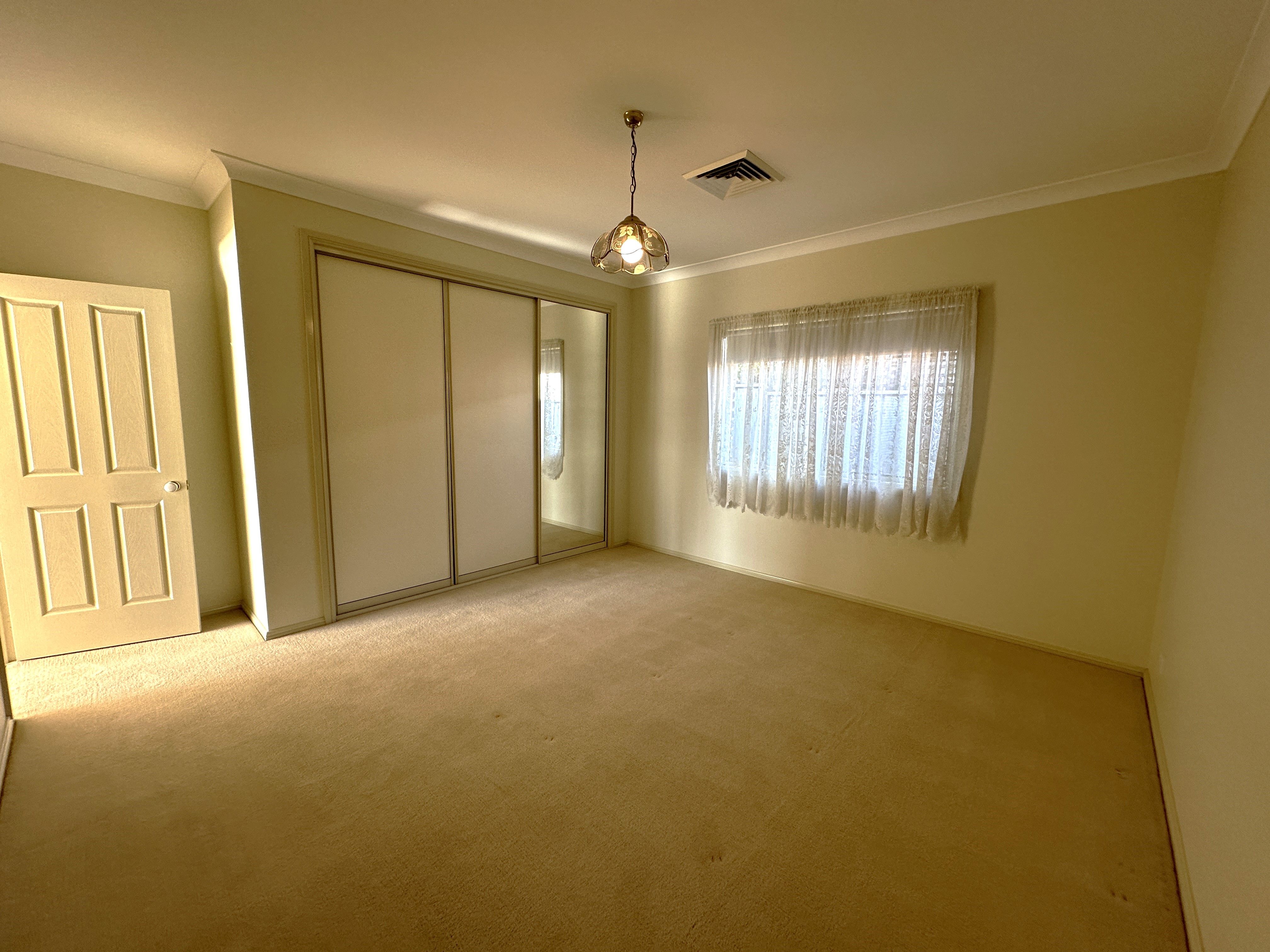 24 Howick Street — photo 7 of 17