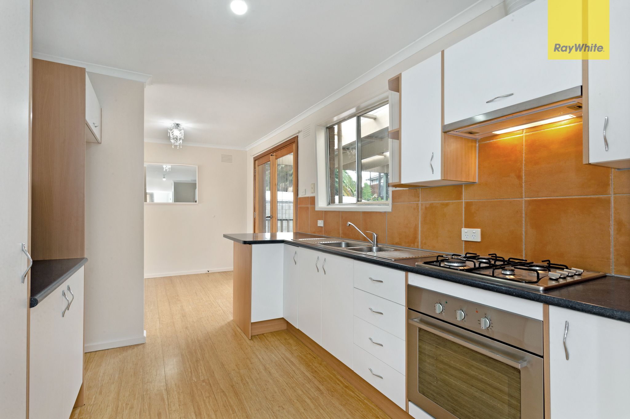 10 Edgeware Close, Kealba, VIC 3021
