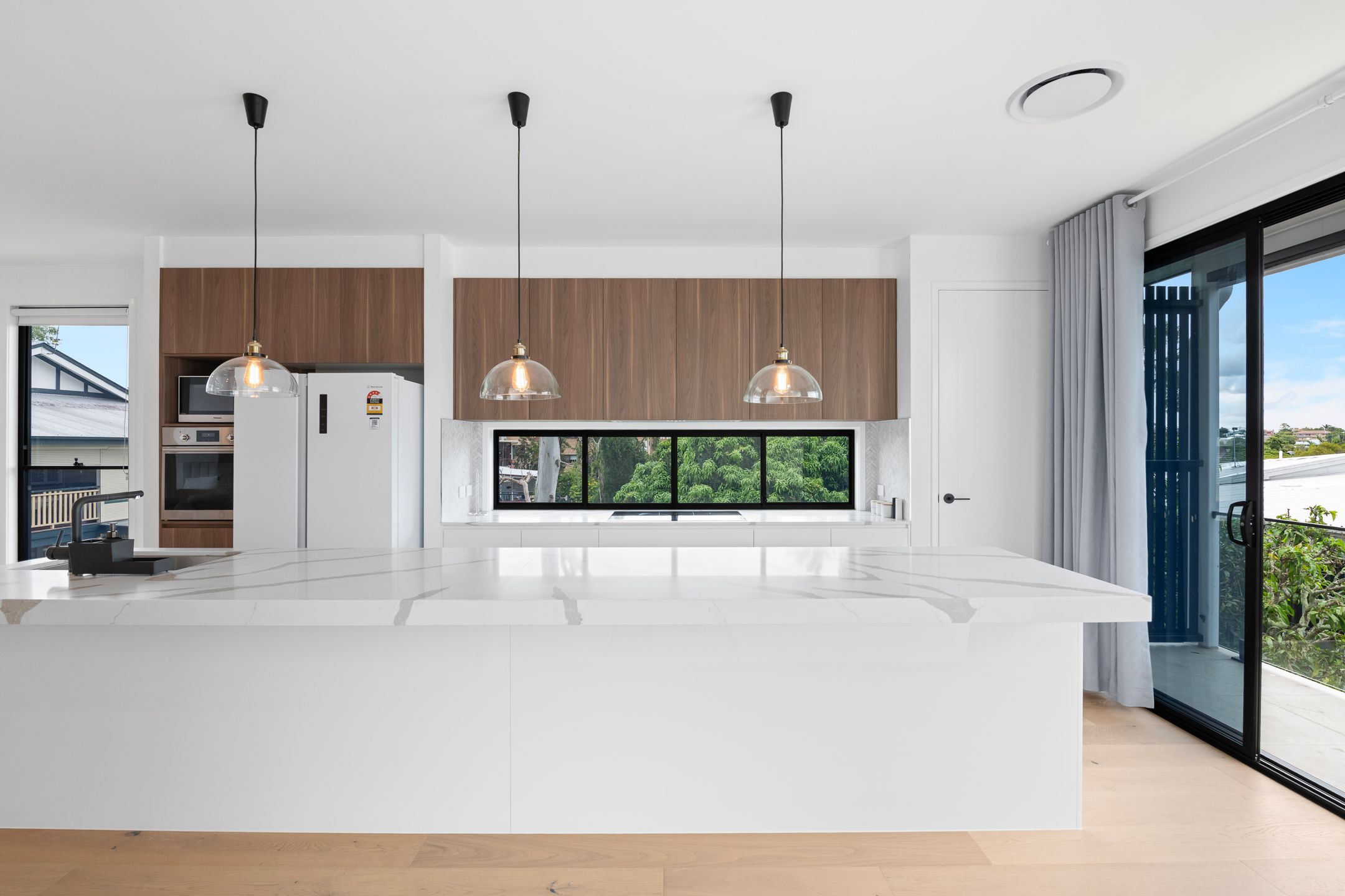 4/327 Cavendish Road, Coorparoo, QLD 4151