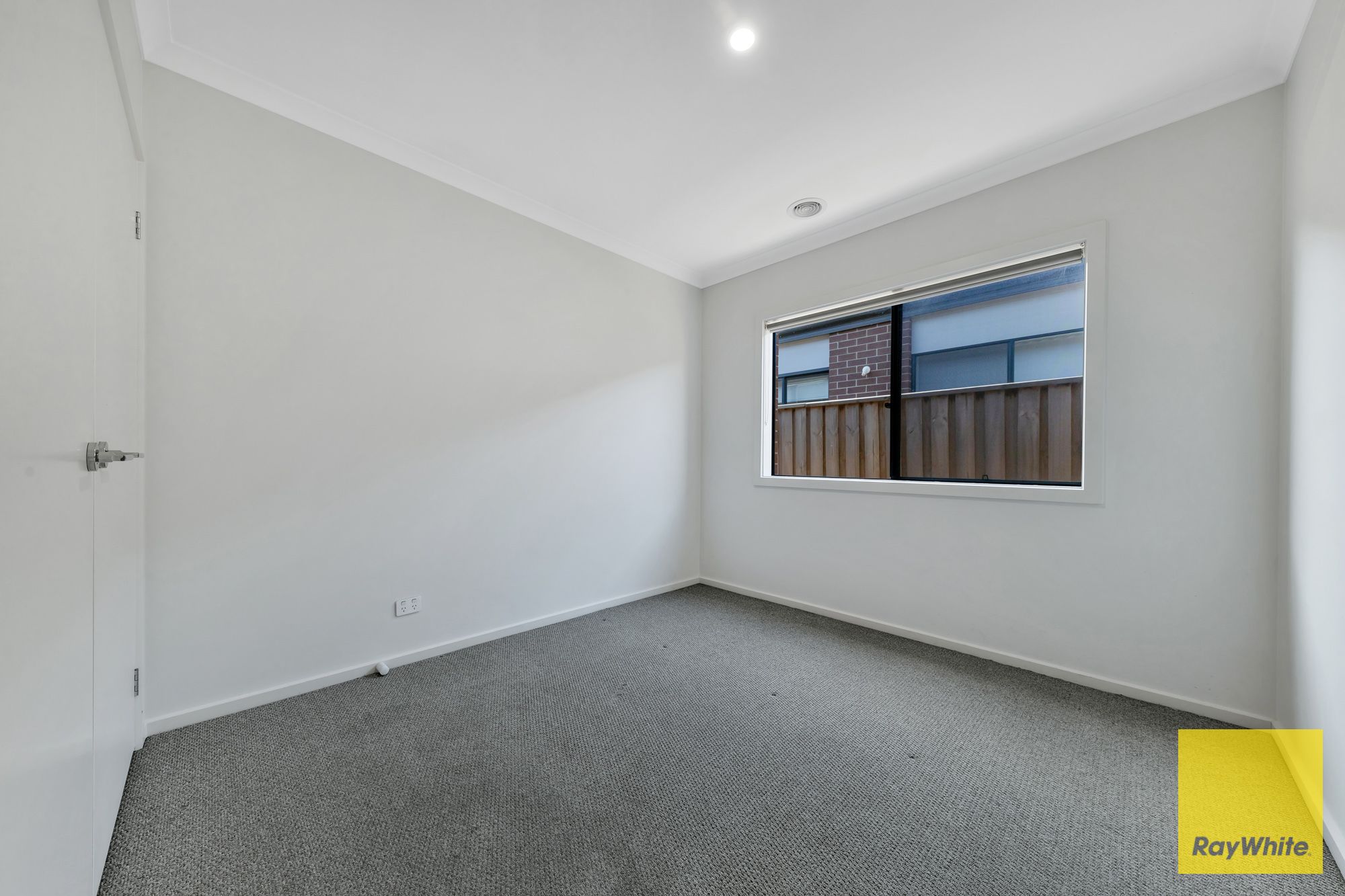 16 Bledisloe Street — photo 5 of 11