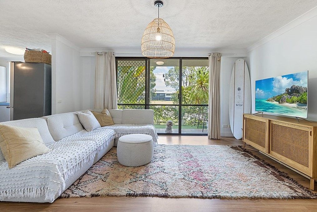 2/6 Brooke Avenue, Palm Beach, QLD 4221