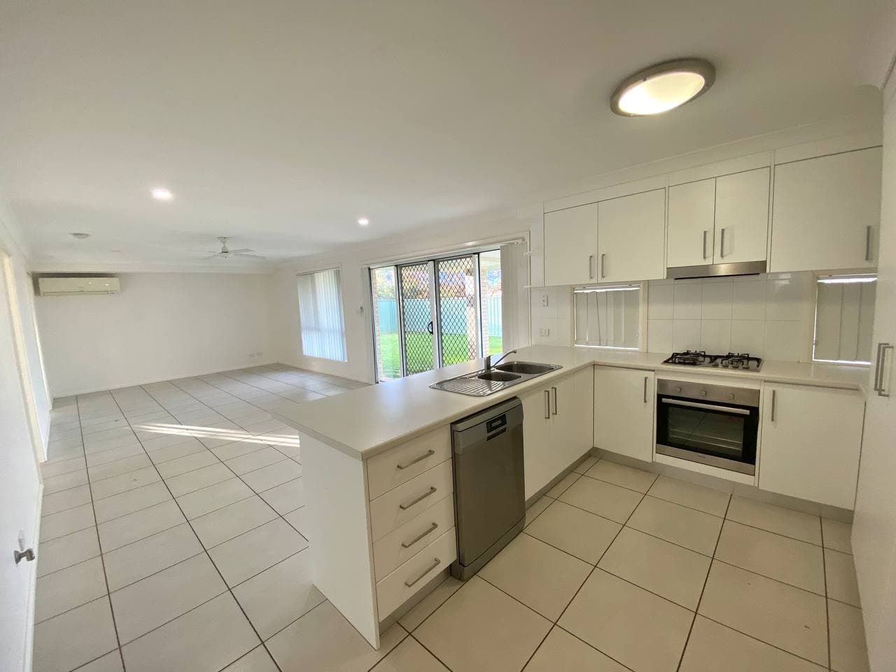 4 Rex Aubrey Place, Parkes, NSW 2870