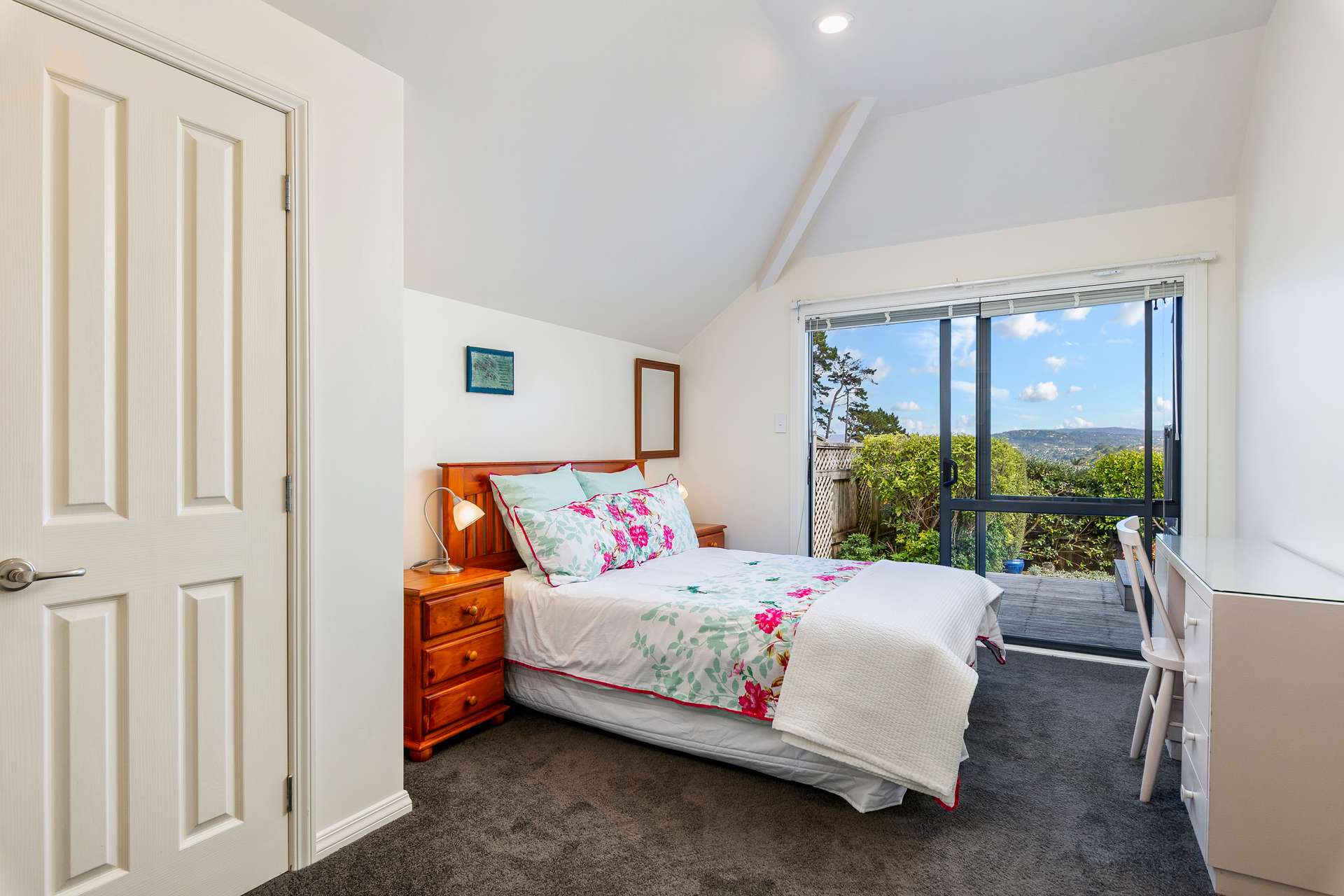 75 Halsey Drive photo 15
