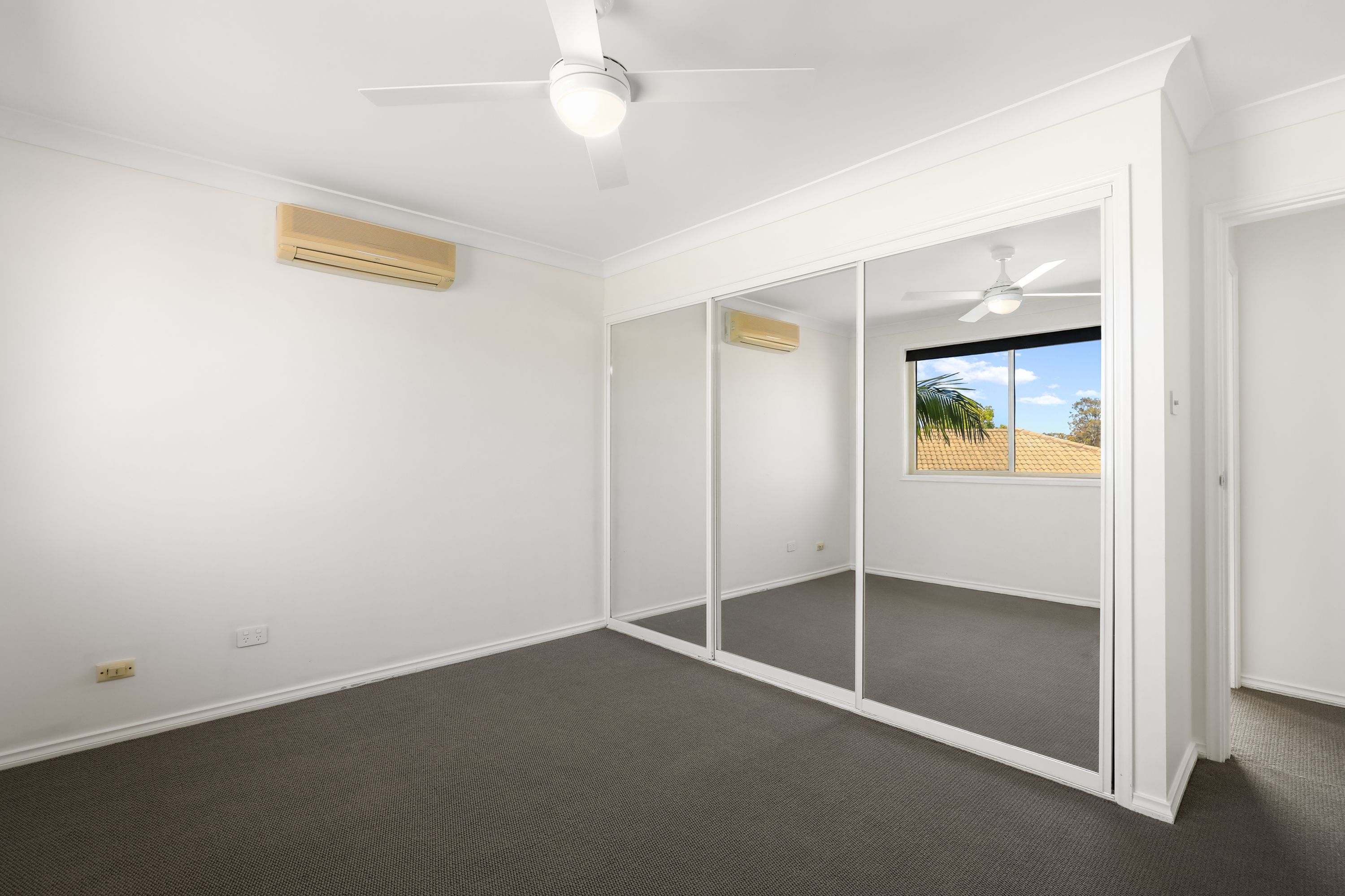 1/12 Lambton Close — photo 8 of 16