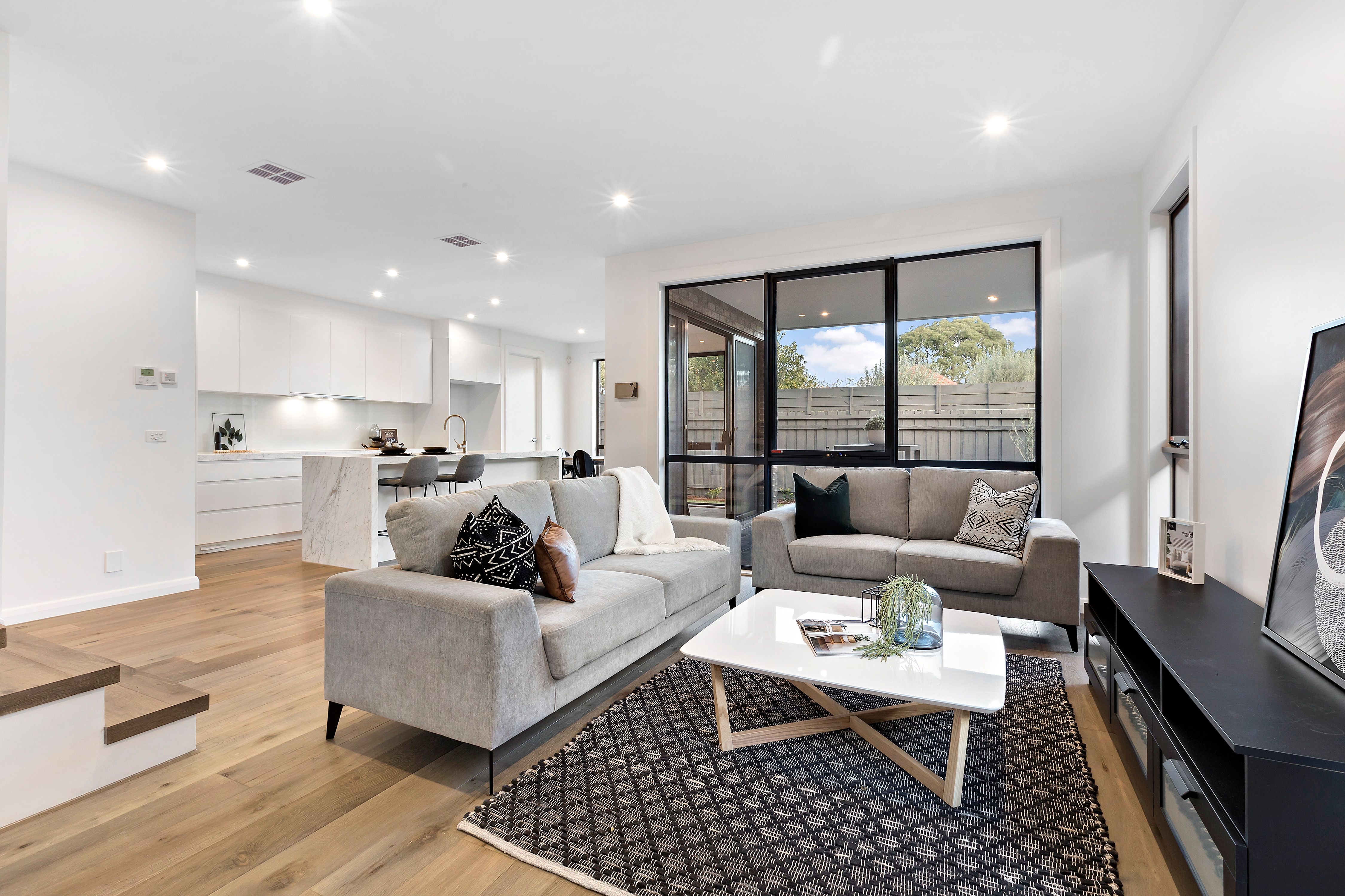 2/23 Dalston Road, Hughesdale, VIC 3166