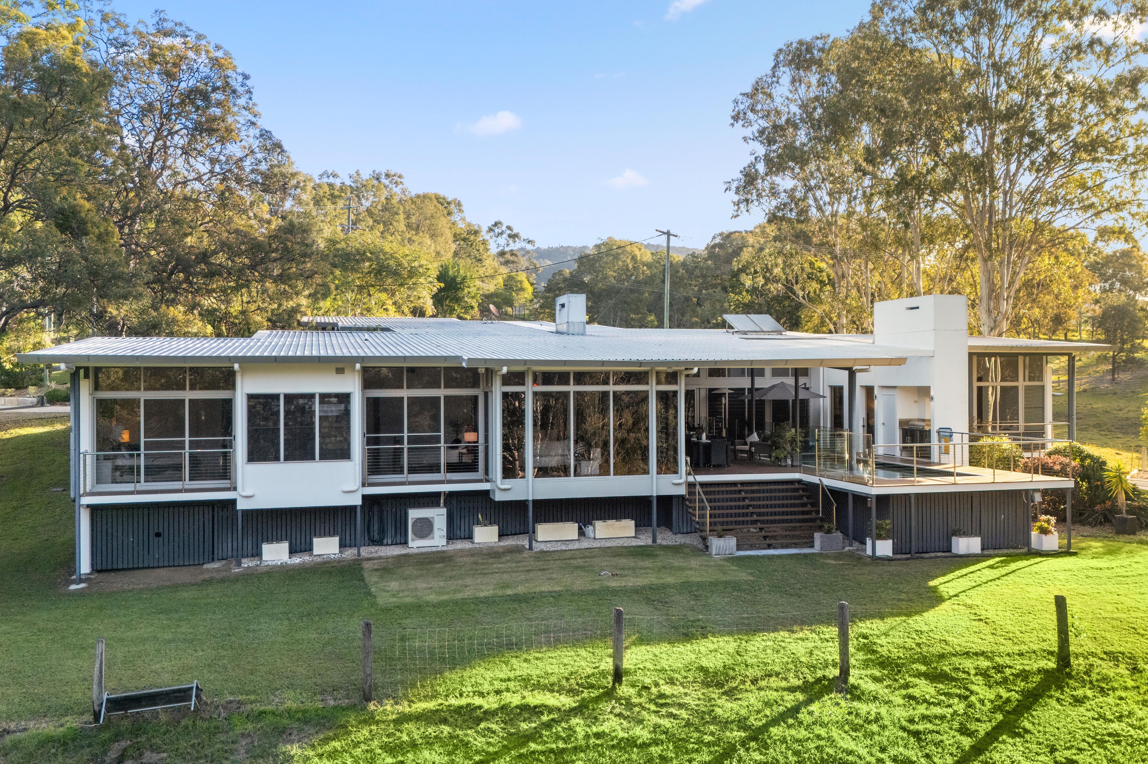 102 Oatlands Court — photo 8 of 30