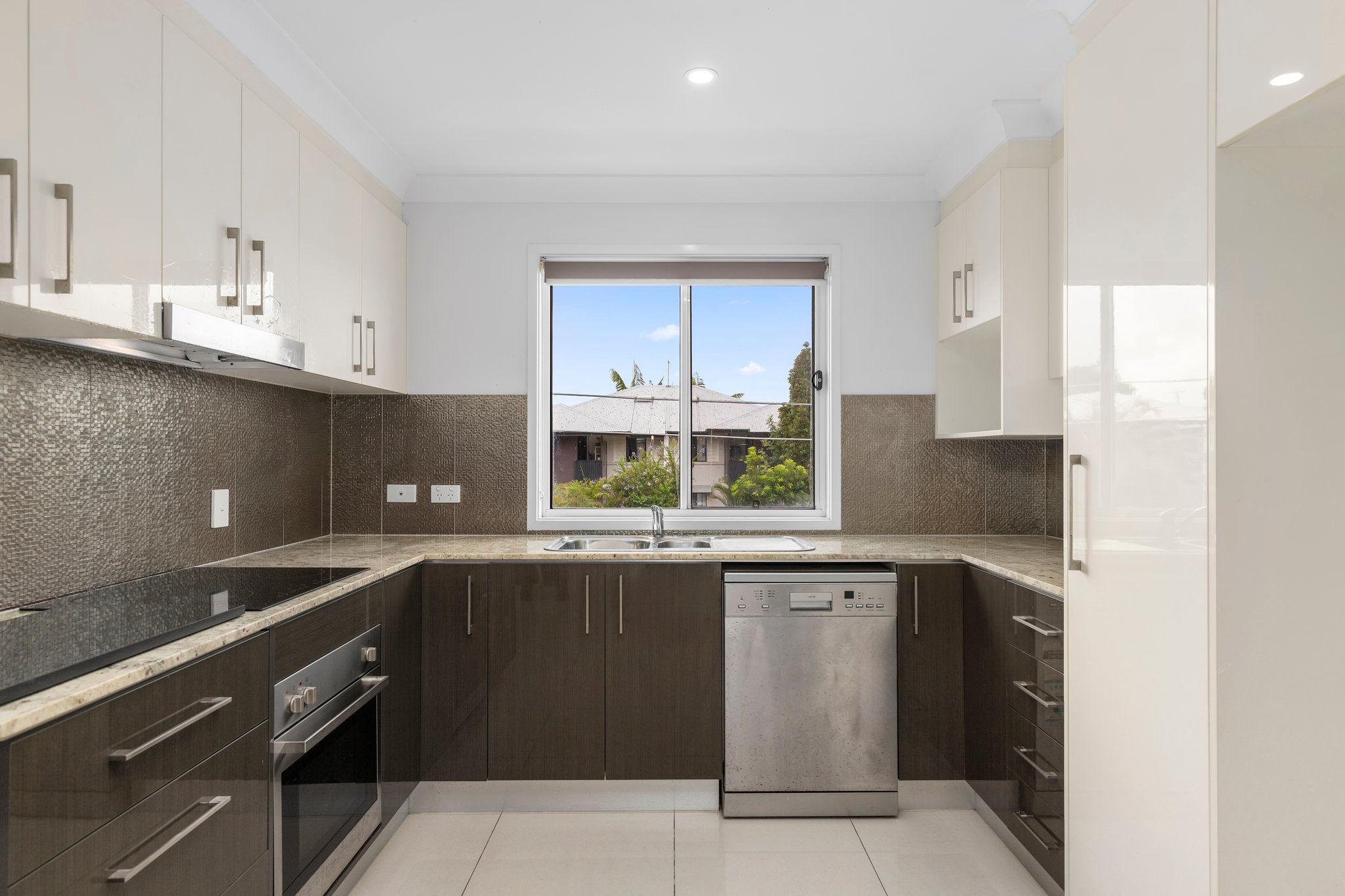 1/106 Dickenson Street, Carina, QLD 4152