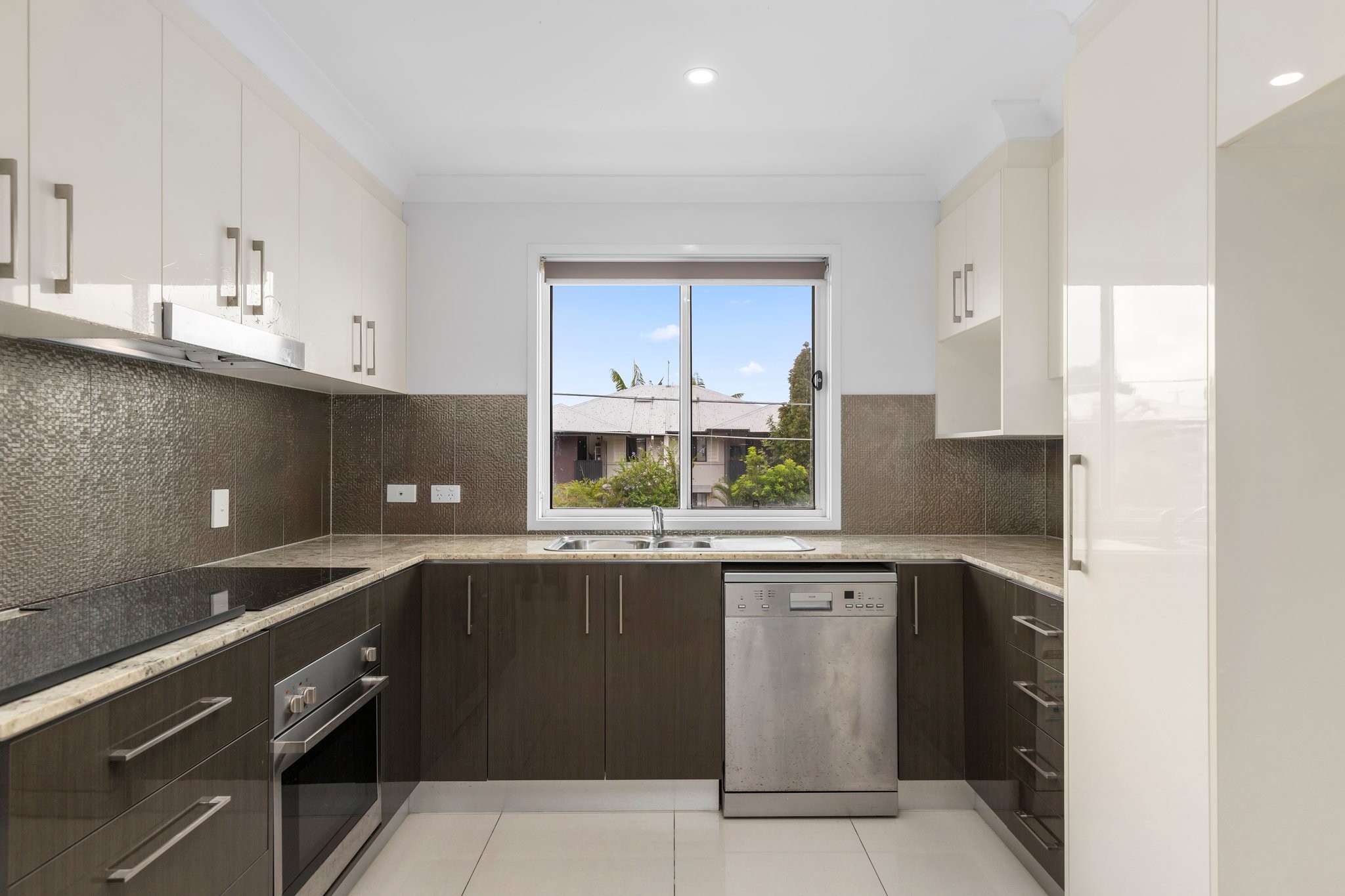 1/106 Dickenson Street, Carina, QLD 4152