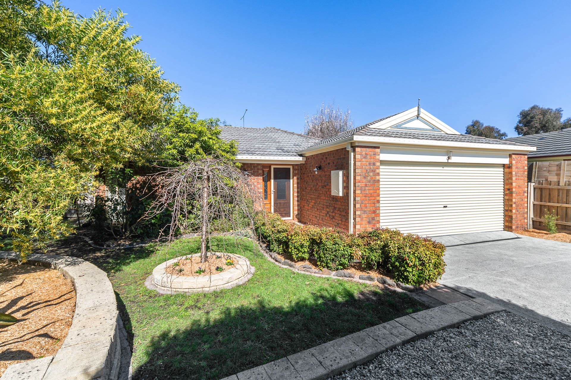 8 Raneen Drive, Langwarrin VIC 3910