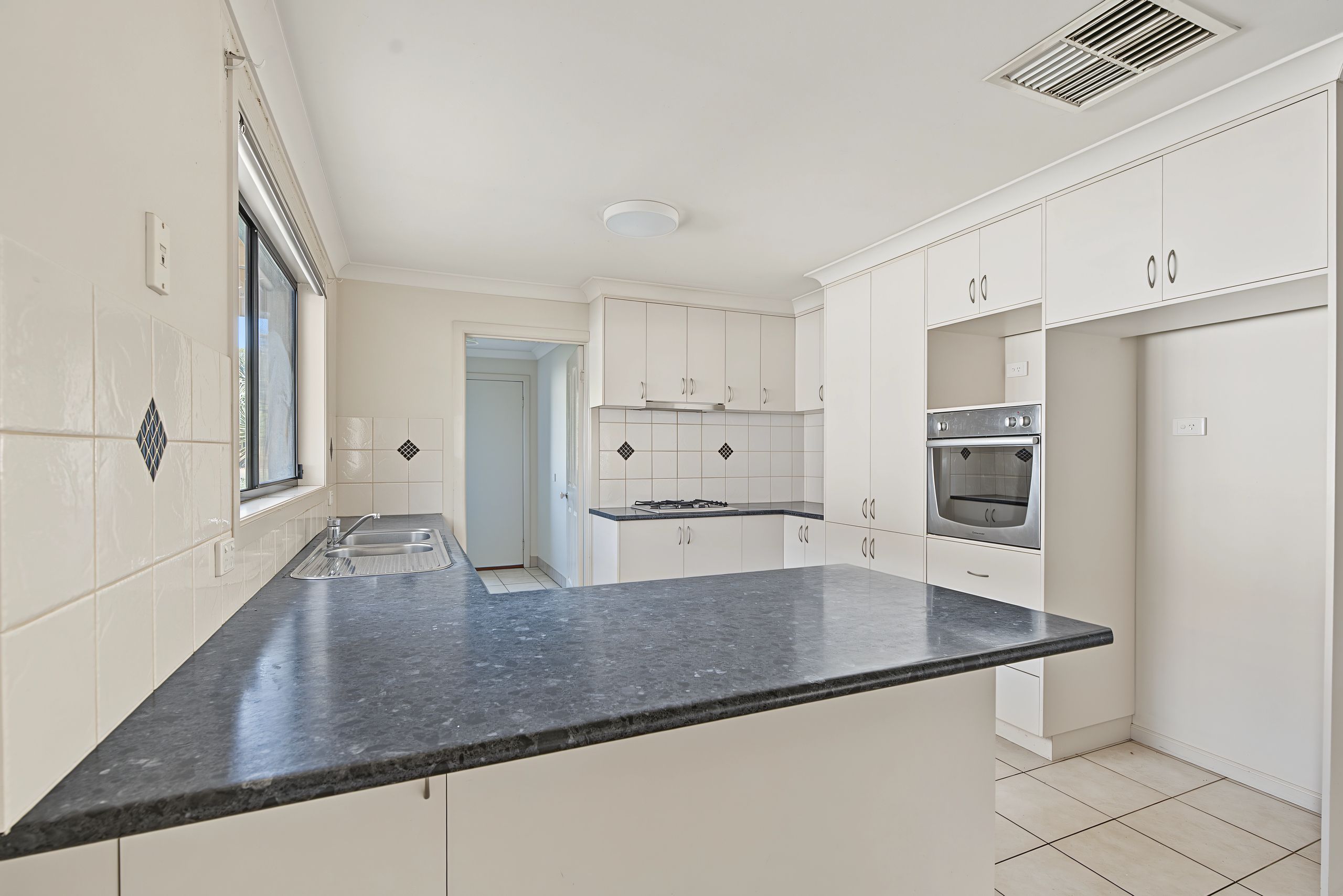 25 Winnell Court, Thurgoona, NSW 2640