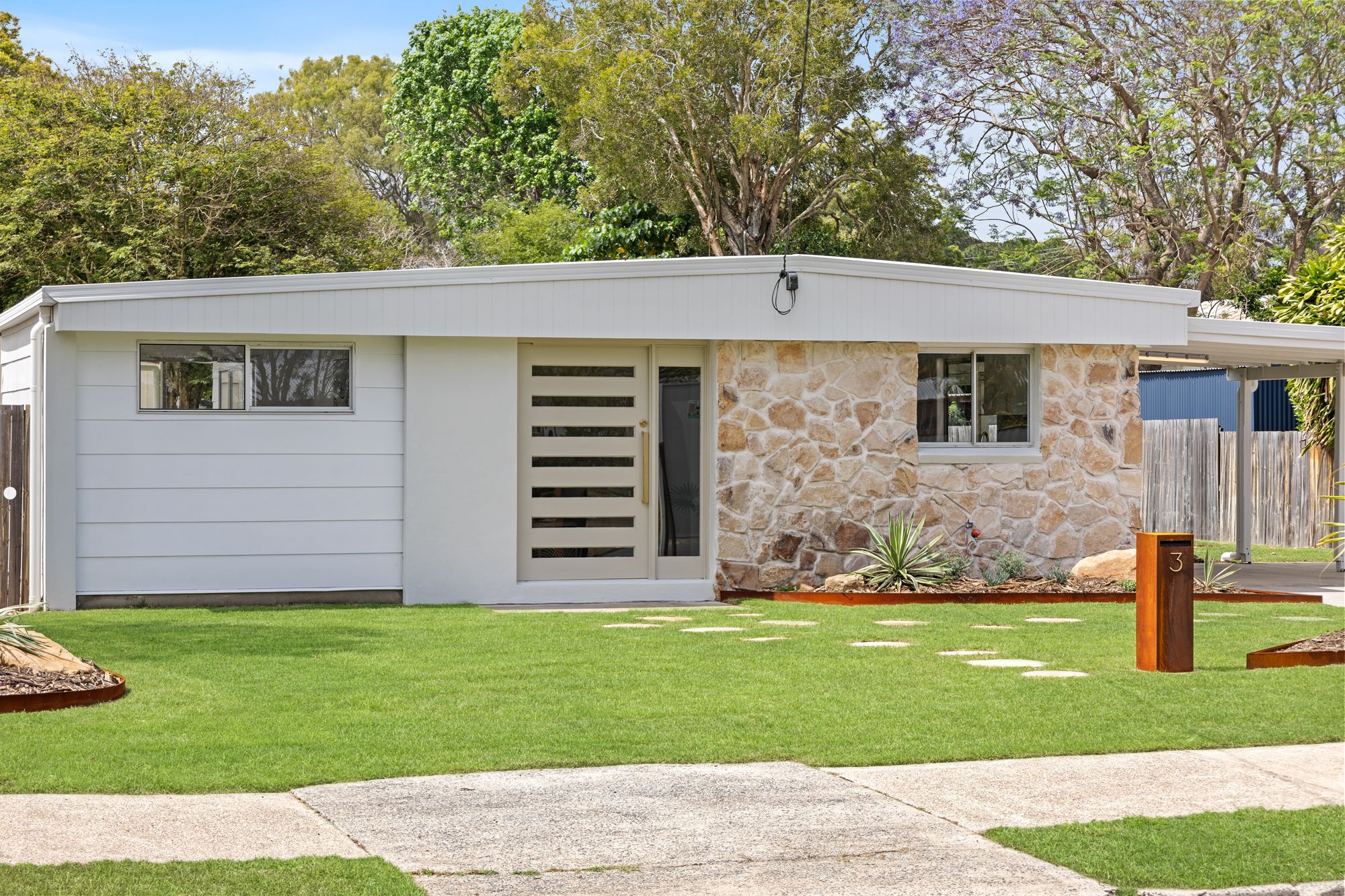 3 Sandpiper Street, Beachmere, QLD 4510