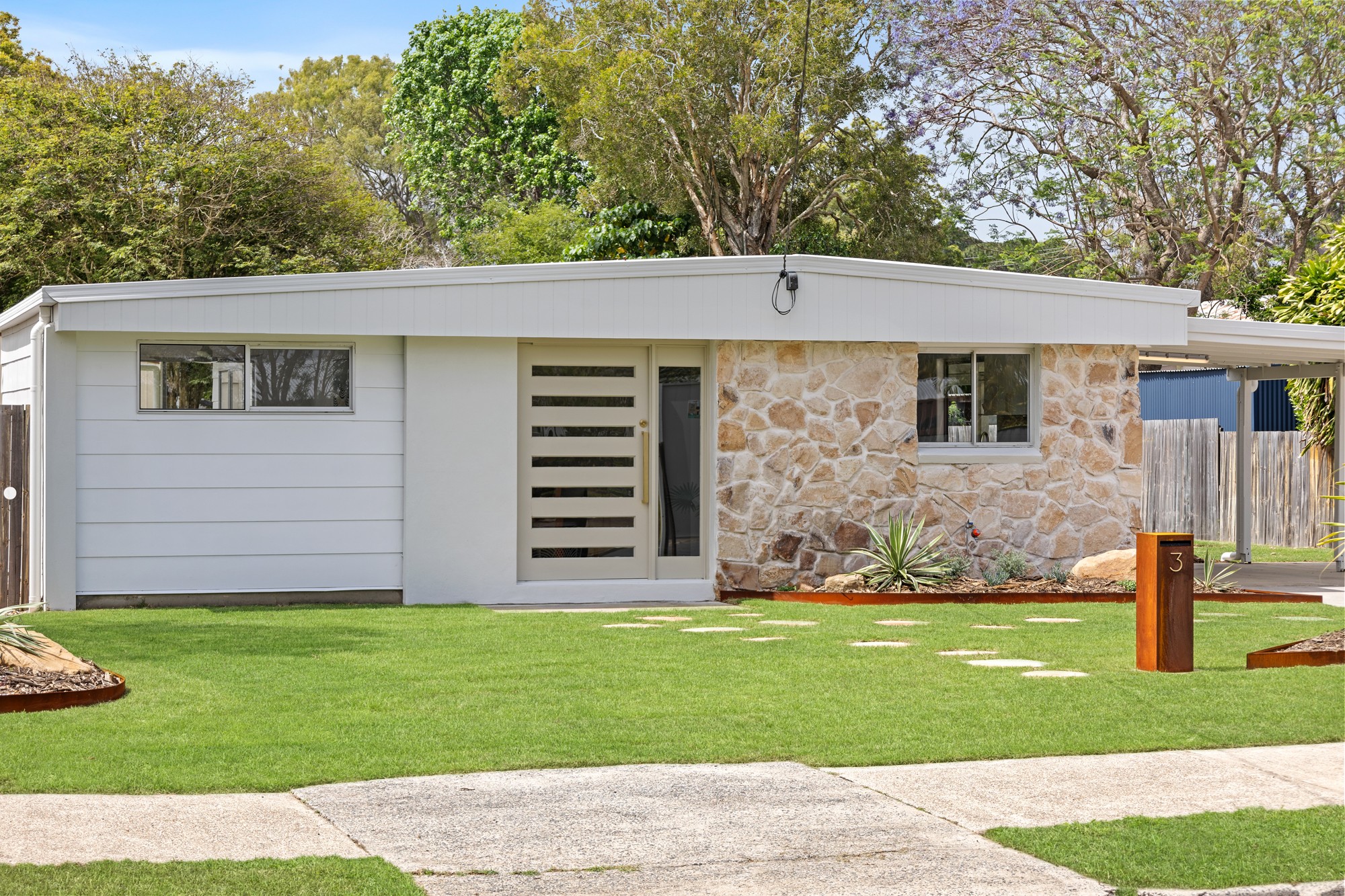 3 Sandpiper Street, Beachmere, QLD 4510