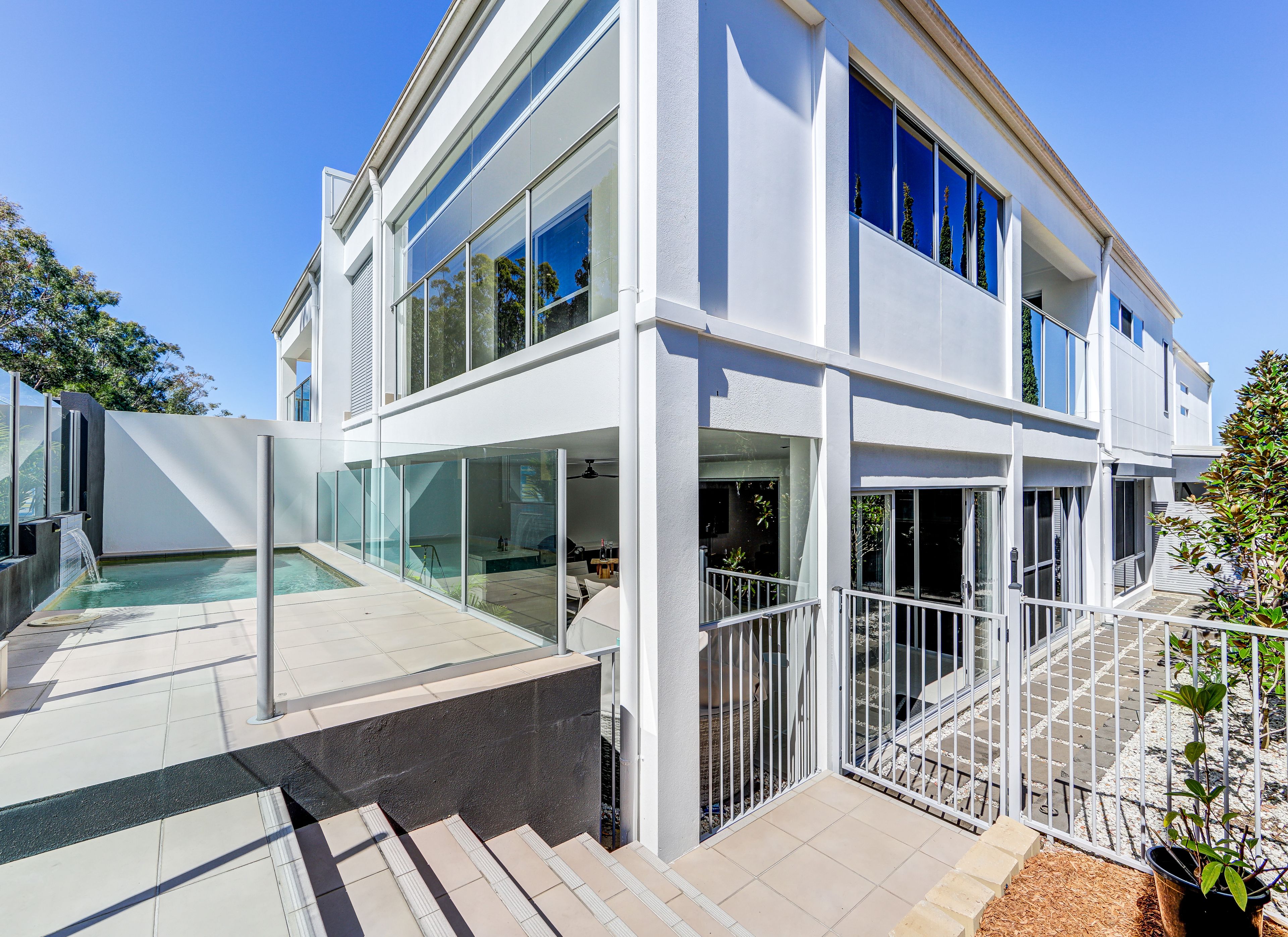 8004a Vista Drive, Benowa, QLD 4217