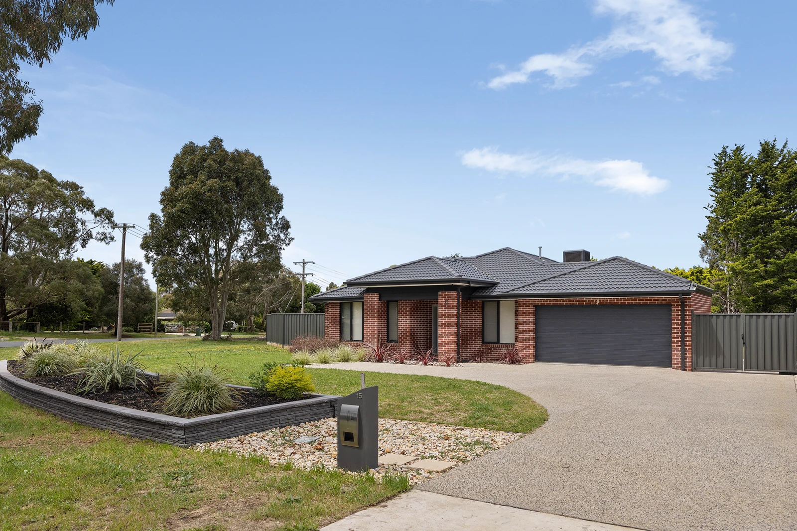 15 Gordon Crescent, Romsey, VIC 3434