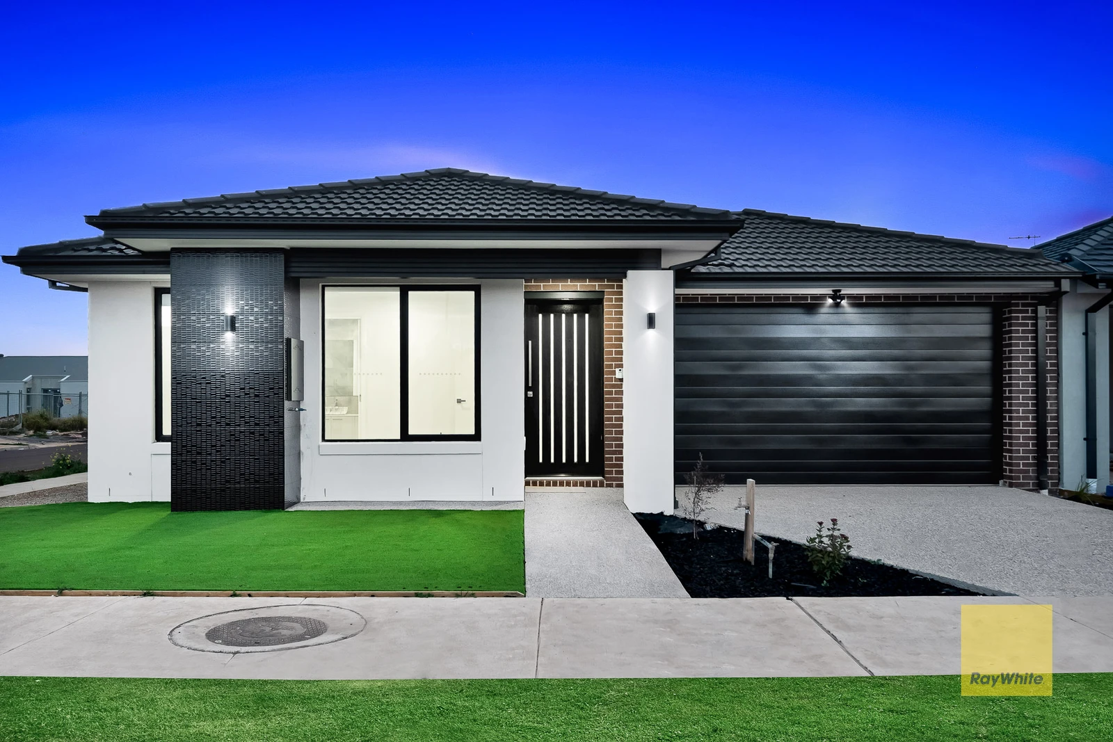 38 MANHATTAN Road, FRASER RISE, VIC 3336