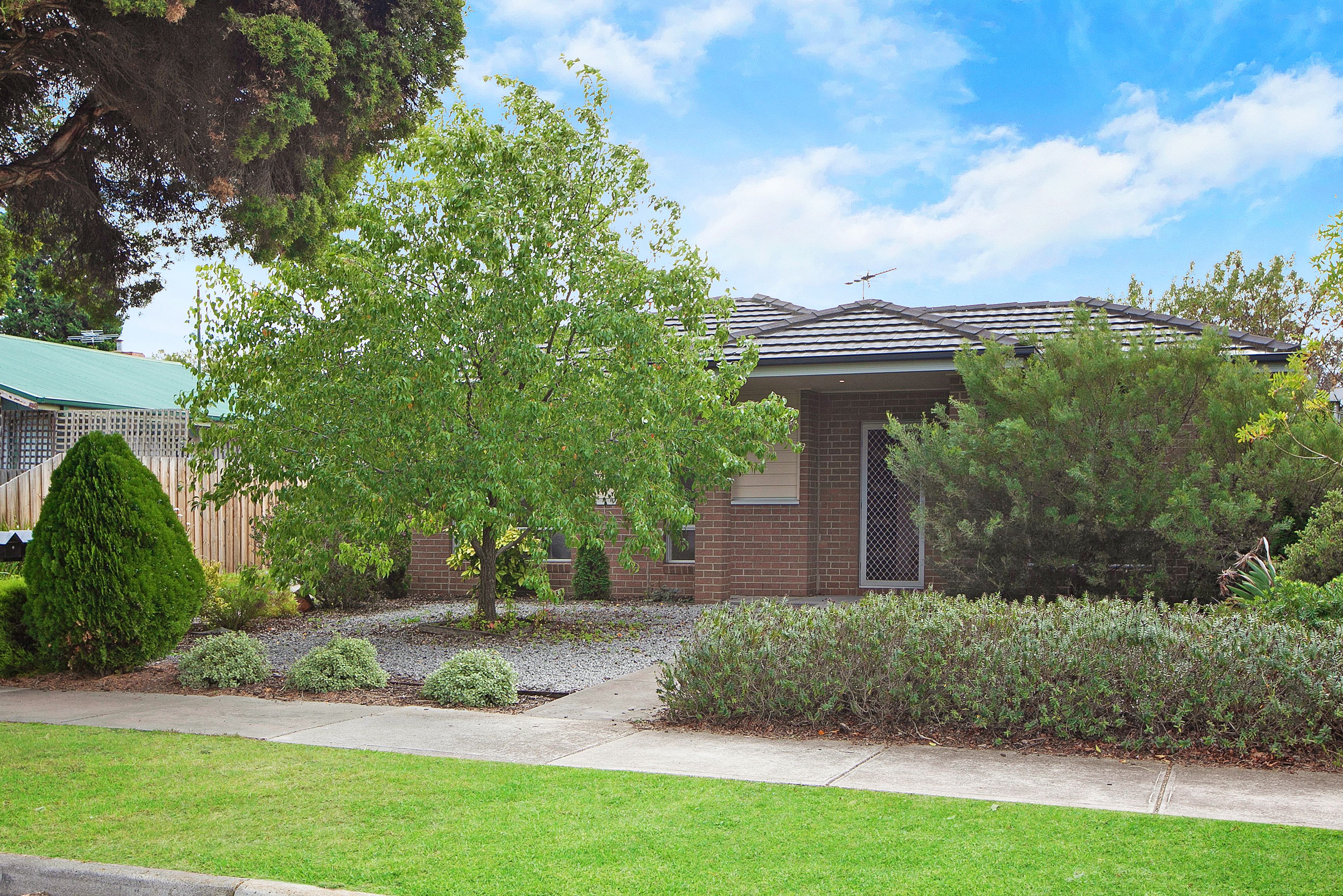 51 Lane Crescent, Reservoir VIC 3073