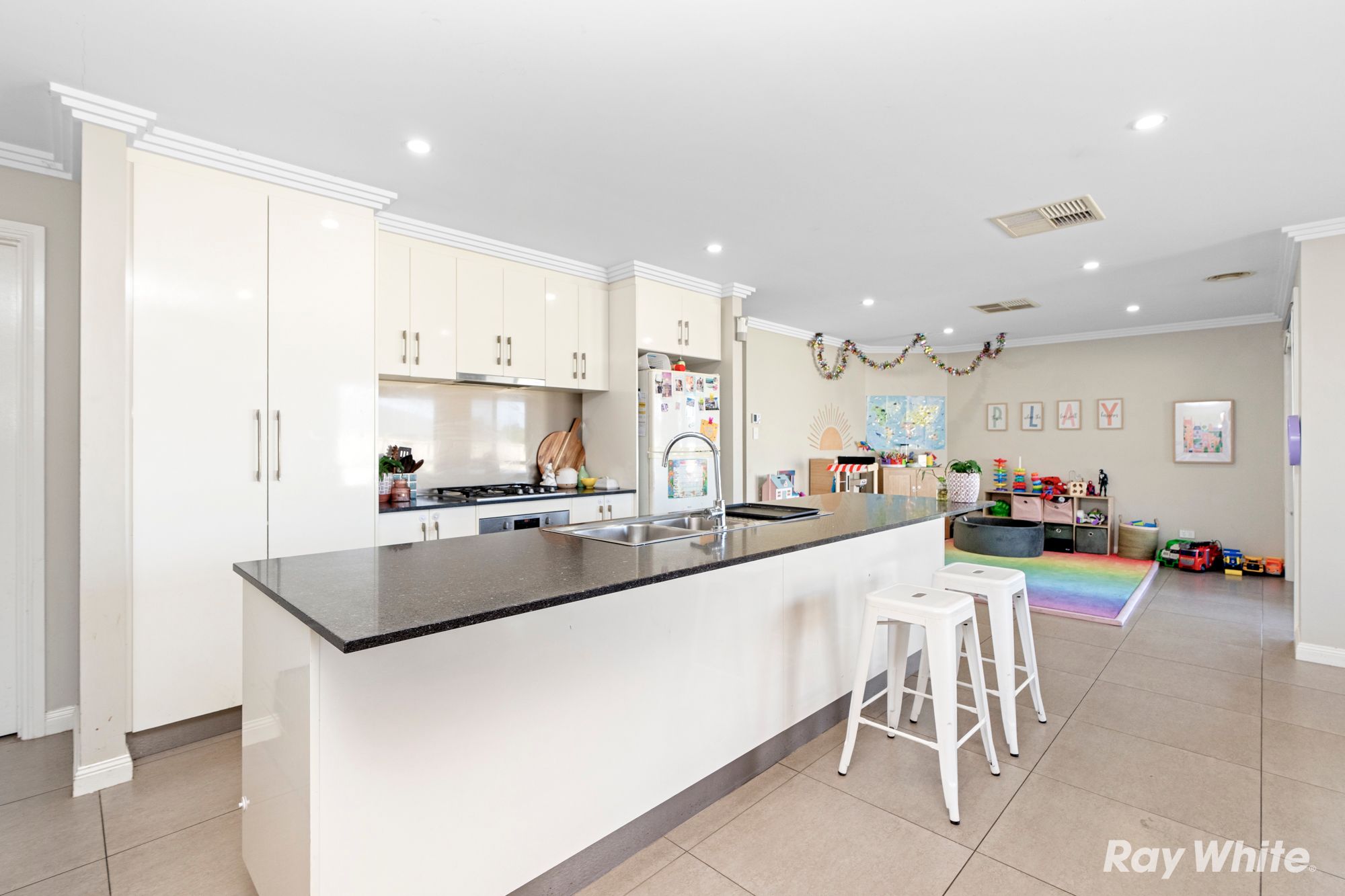 39 Waratah Street — photo 5 of 17
