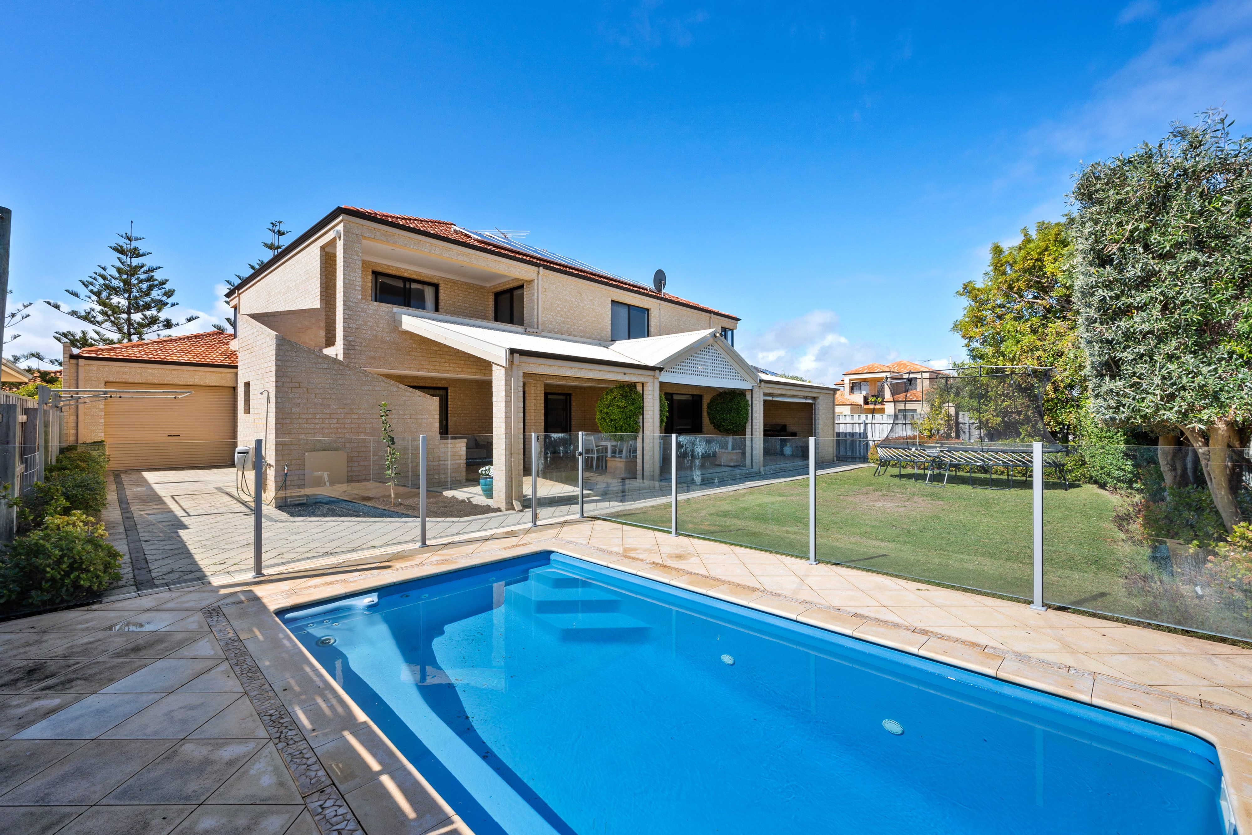 1 Hyde Court, Hillarys, WA 6025