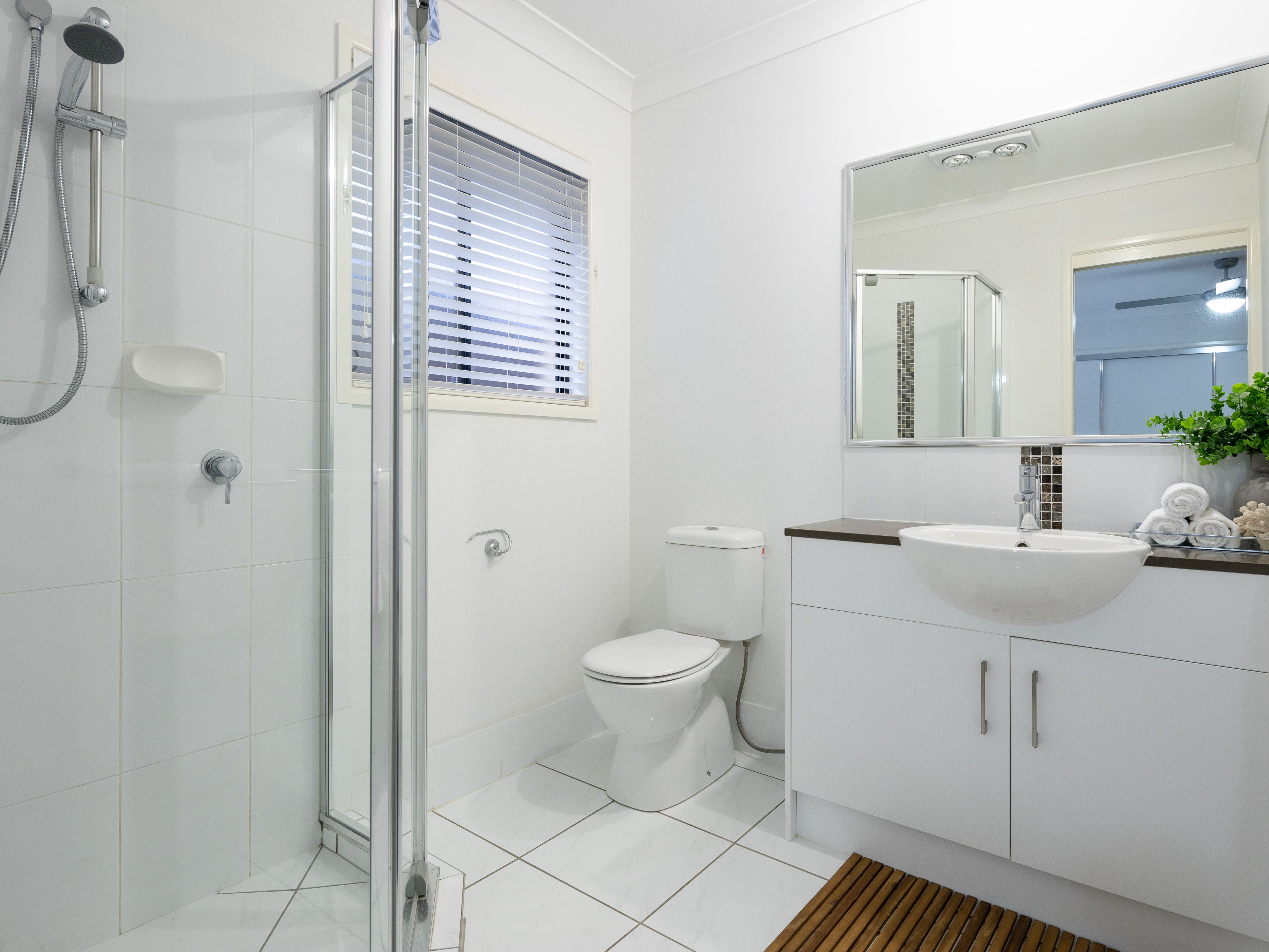 17 Windjana Crescent — photo 9 of 13