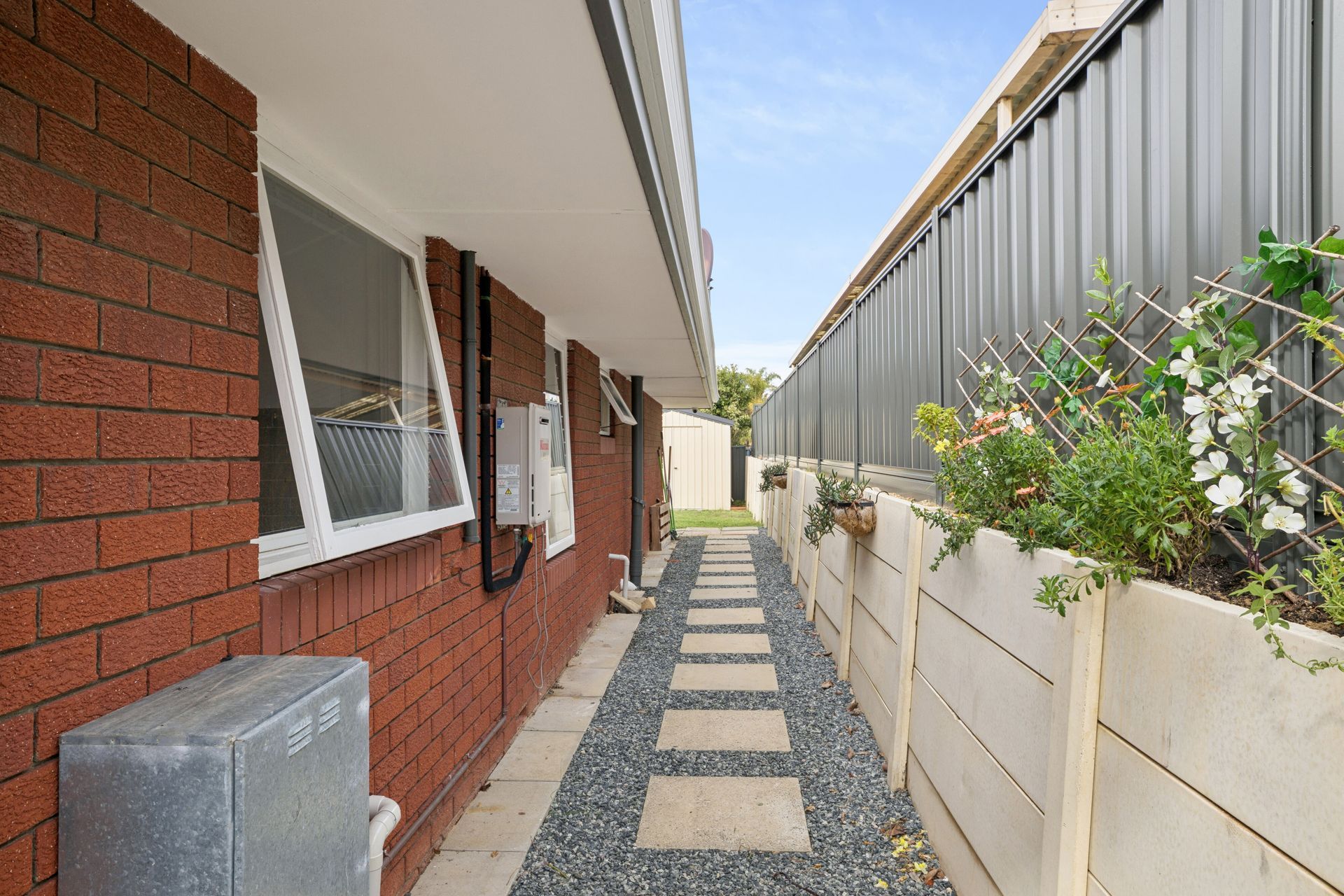 17B Ives Street — photo 18 of 19