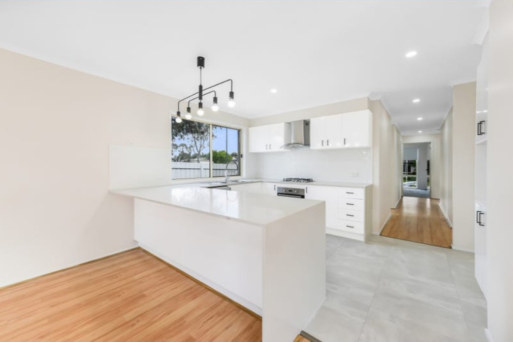 1 Brad Court, Cranbourne North, VIC 3977