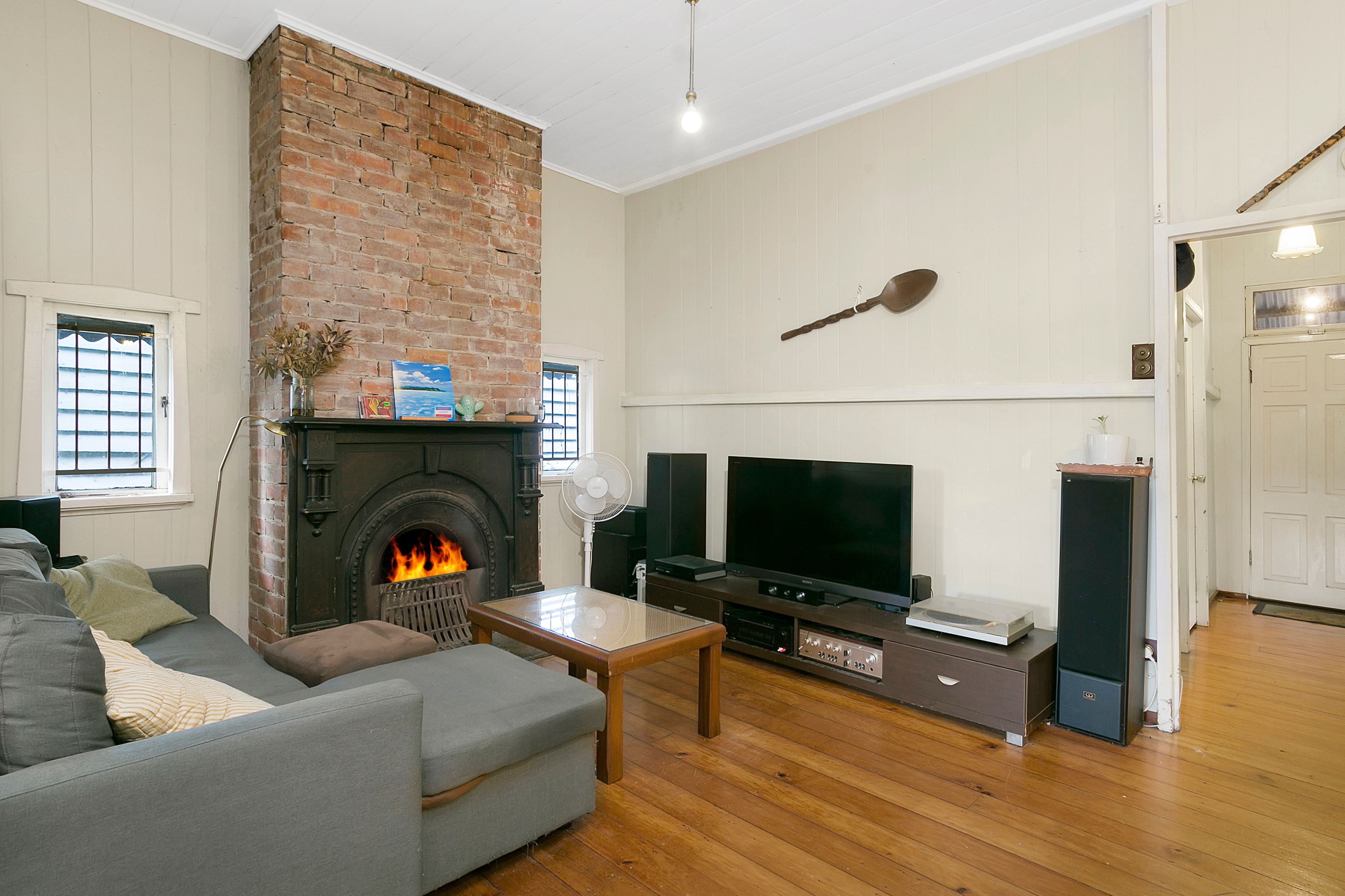 16 Macgregor Terrace, Bardon, QLD 4065