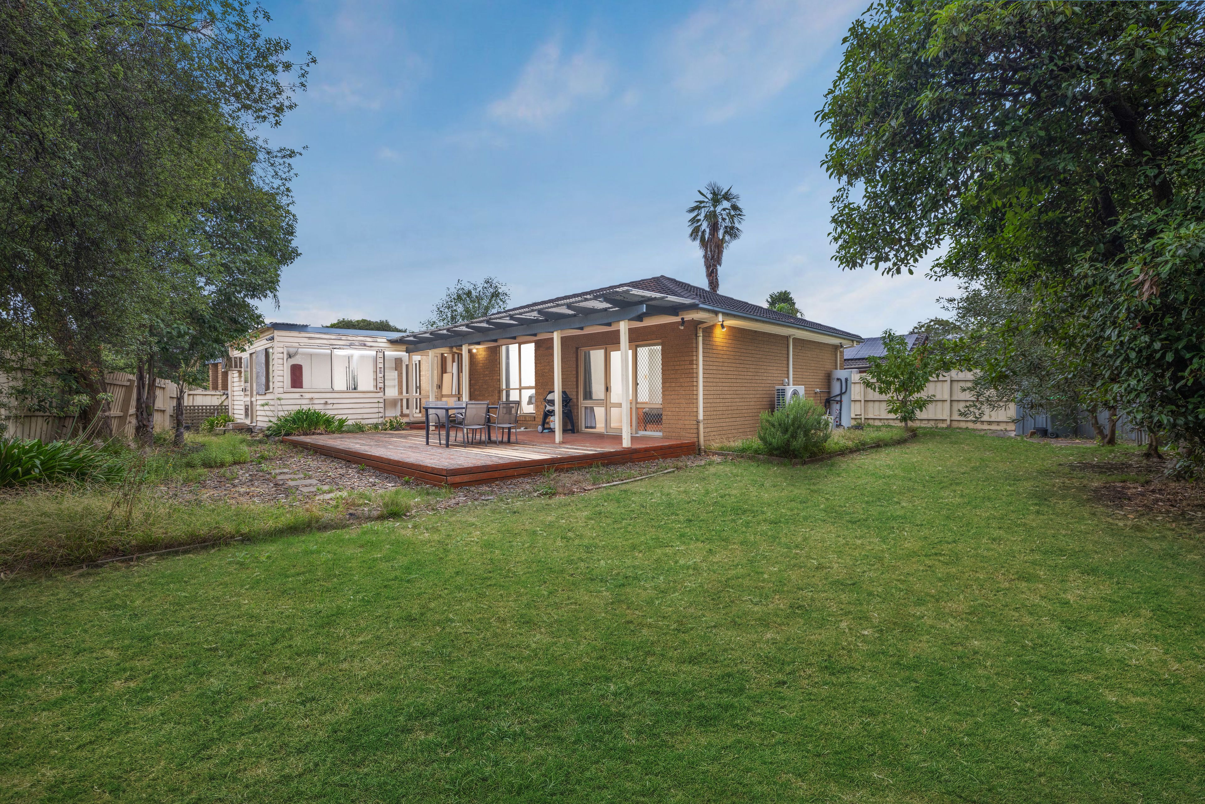 39 Hawksburn Crescent, Wantirna South, VIC 3152