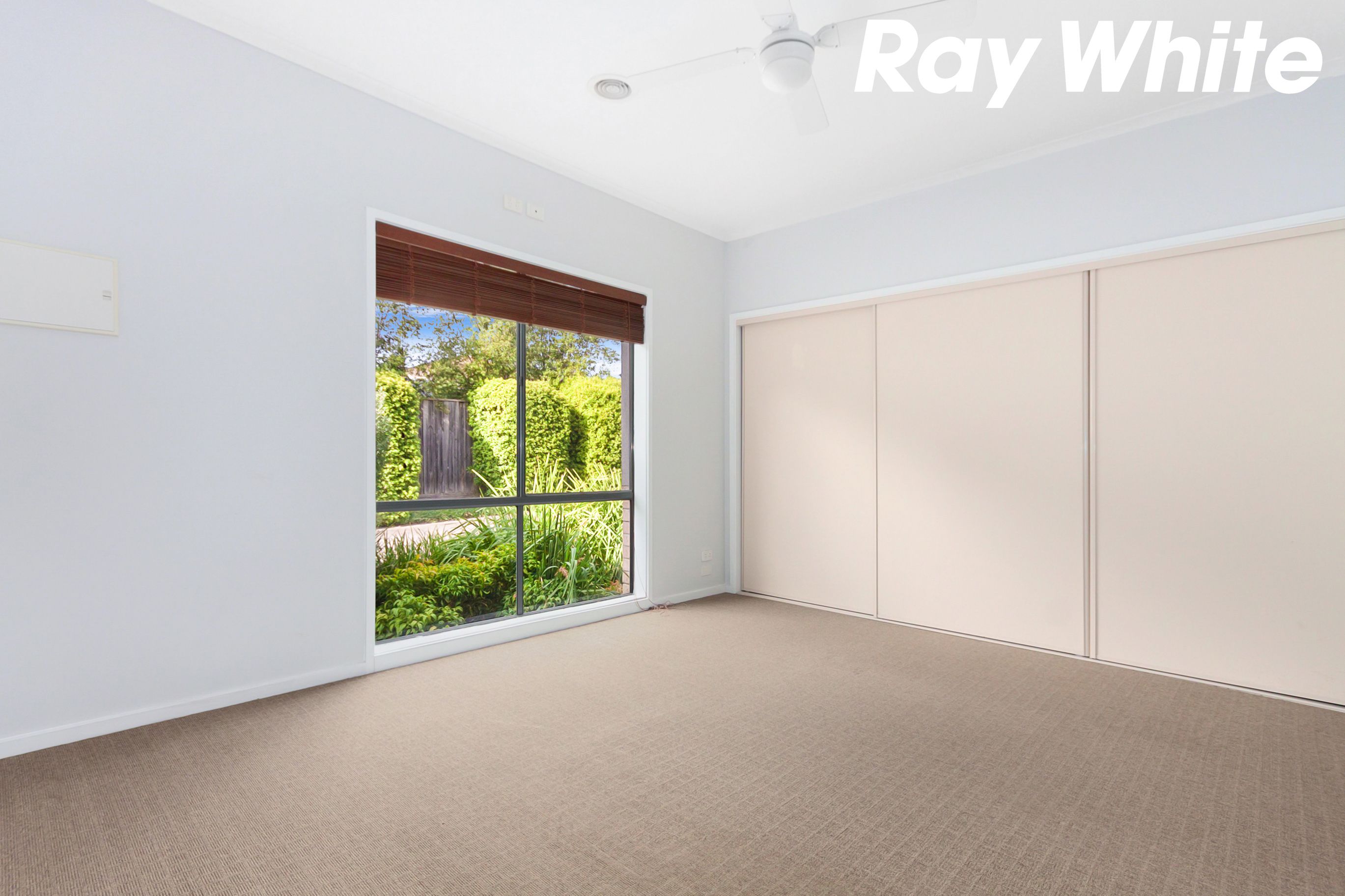 1/120 Ahern Road, Pakenham, VIC 3810