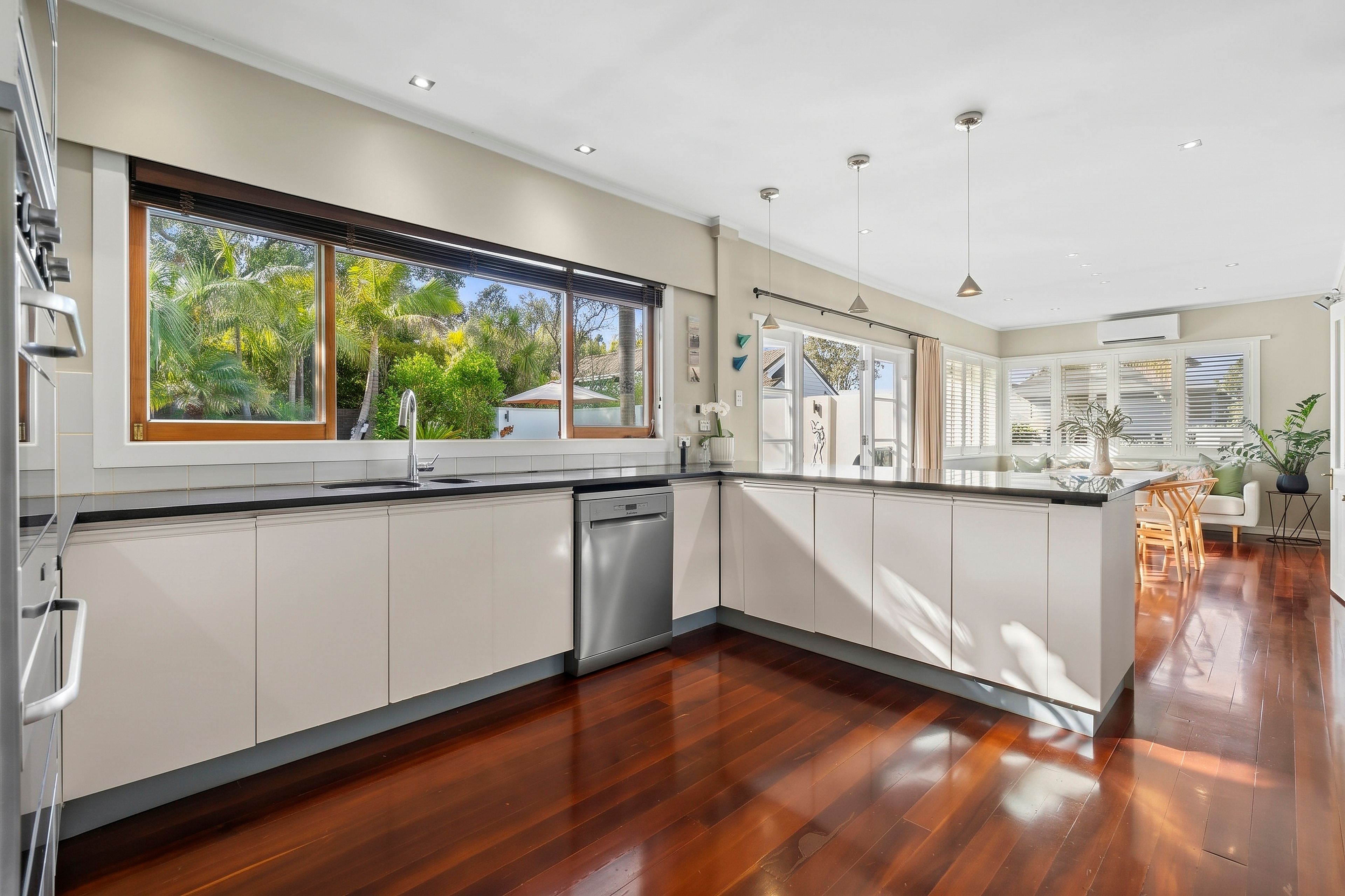 6 The Esplanade, Campbells Bay, North Shore City