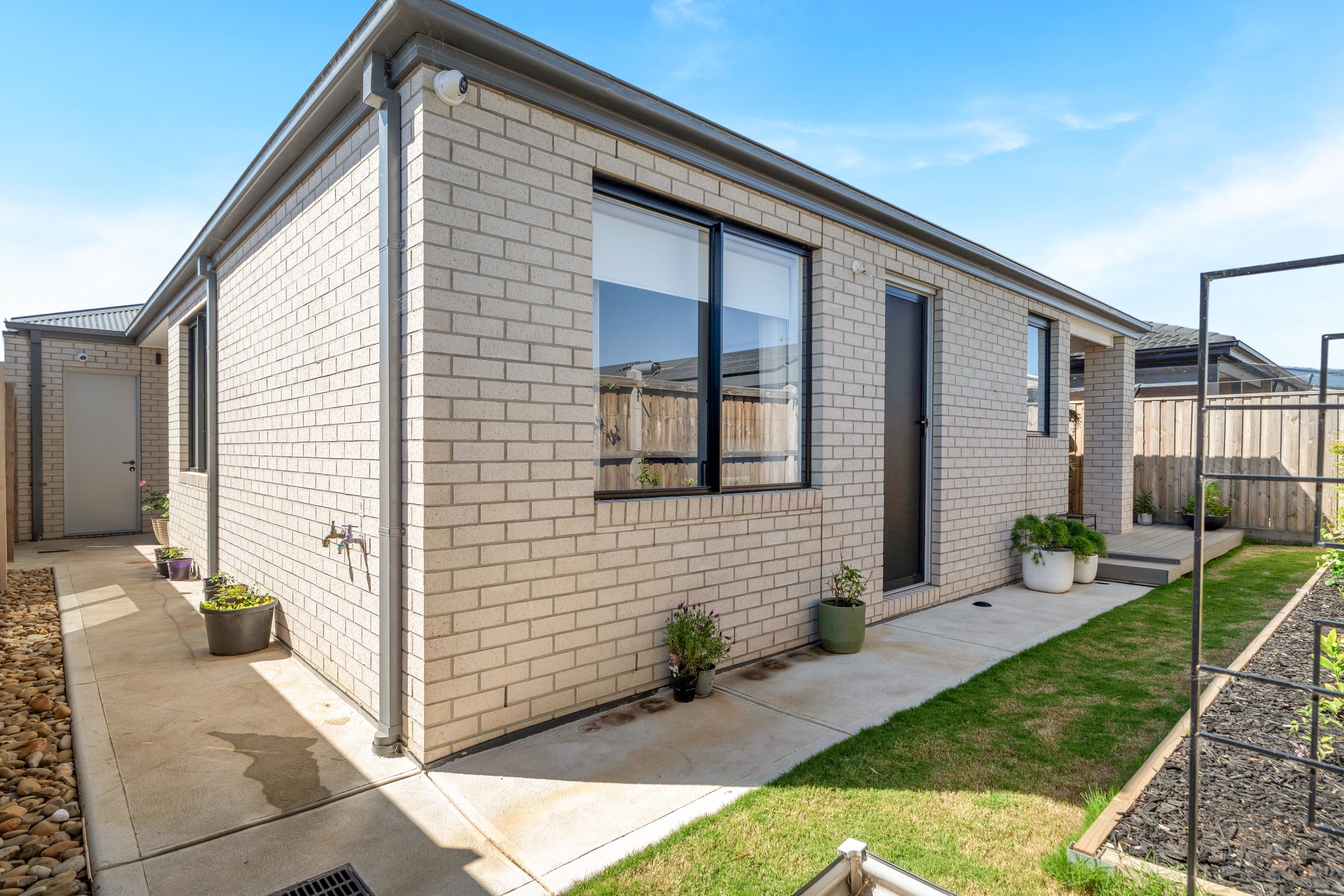 6 Sonny Street — photo 16 of 16