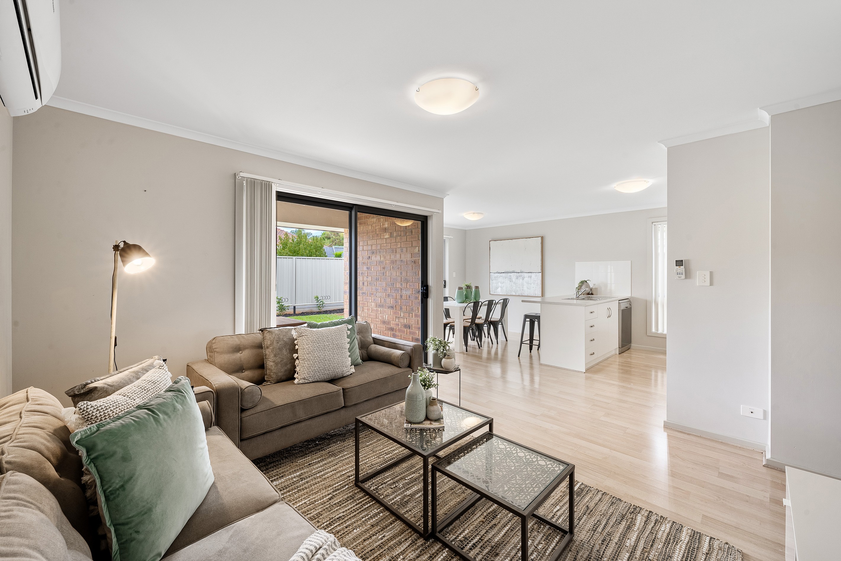 12a Lincoln Crescent, Pooraka, SA 5095