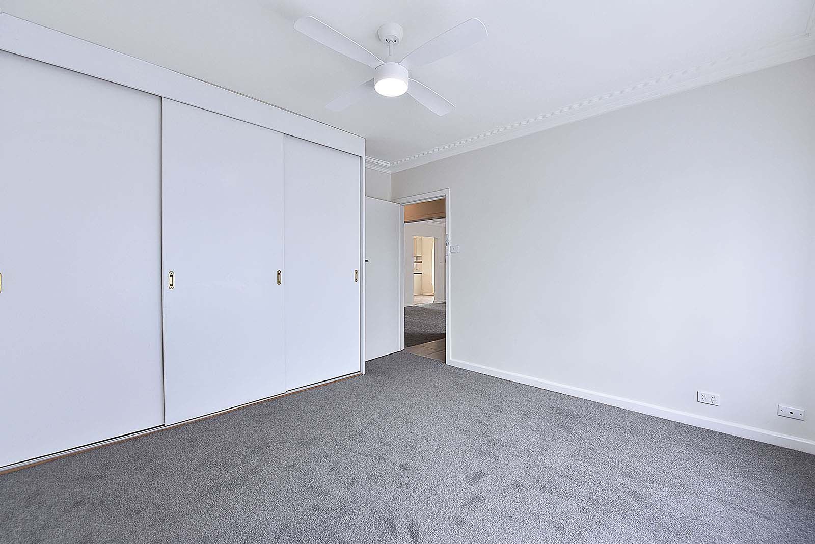 8 Fawkner Street — photo 5 of 7