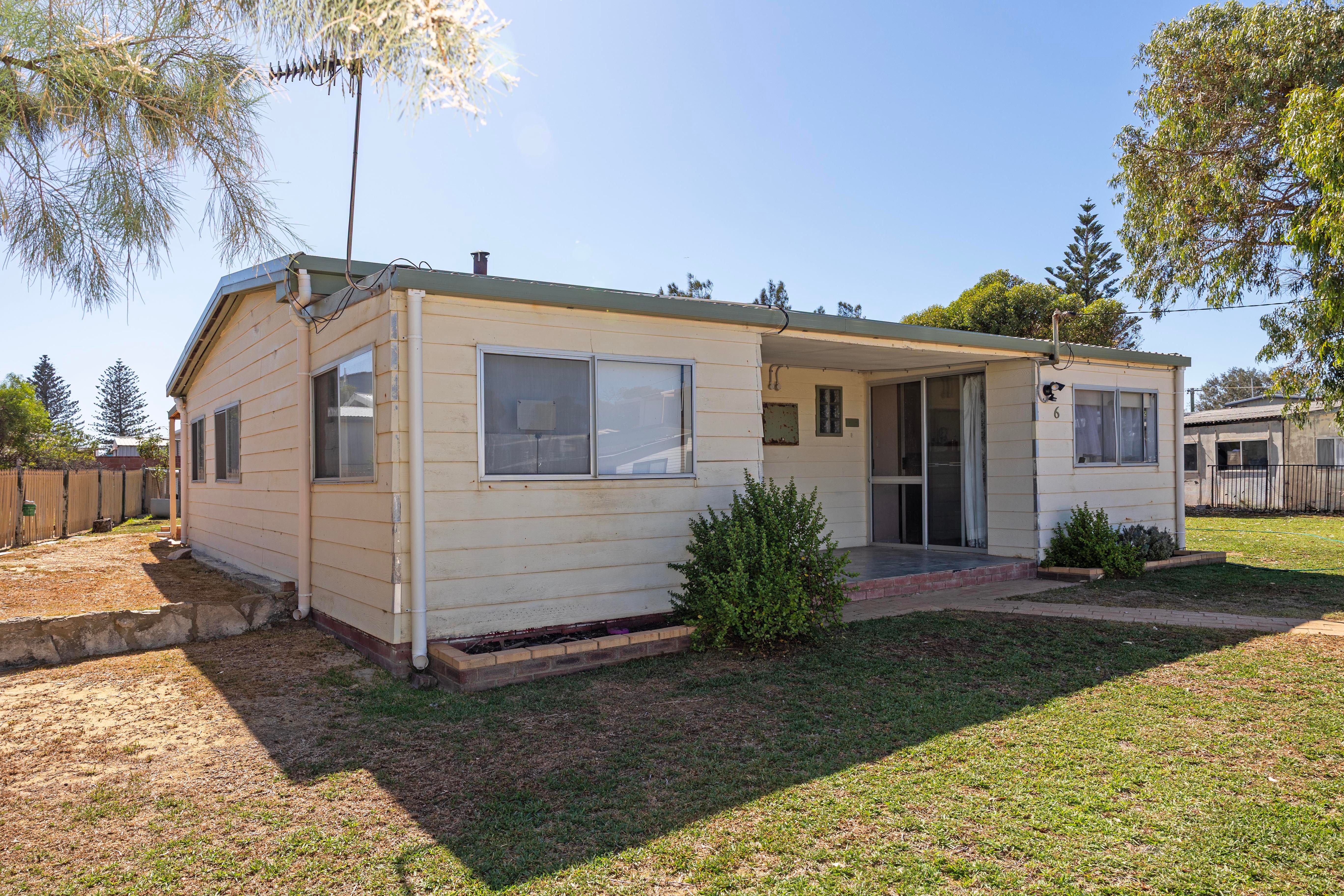 6 Bryant Street, Green Head WA 6514
