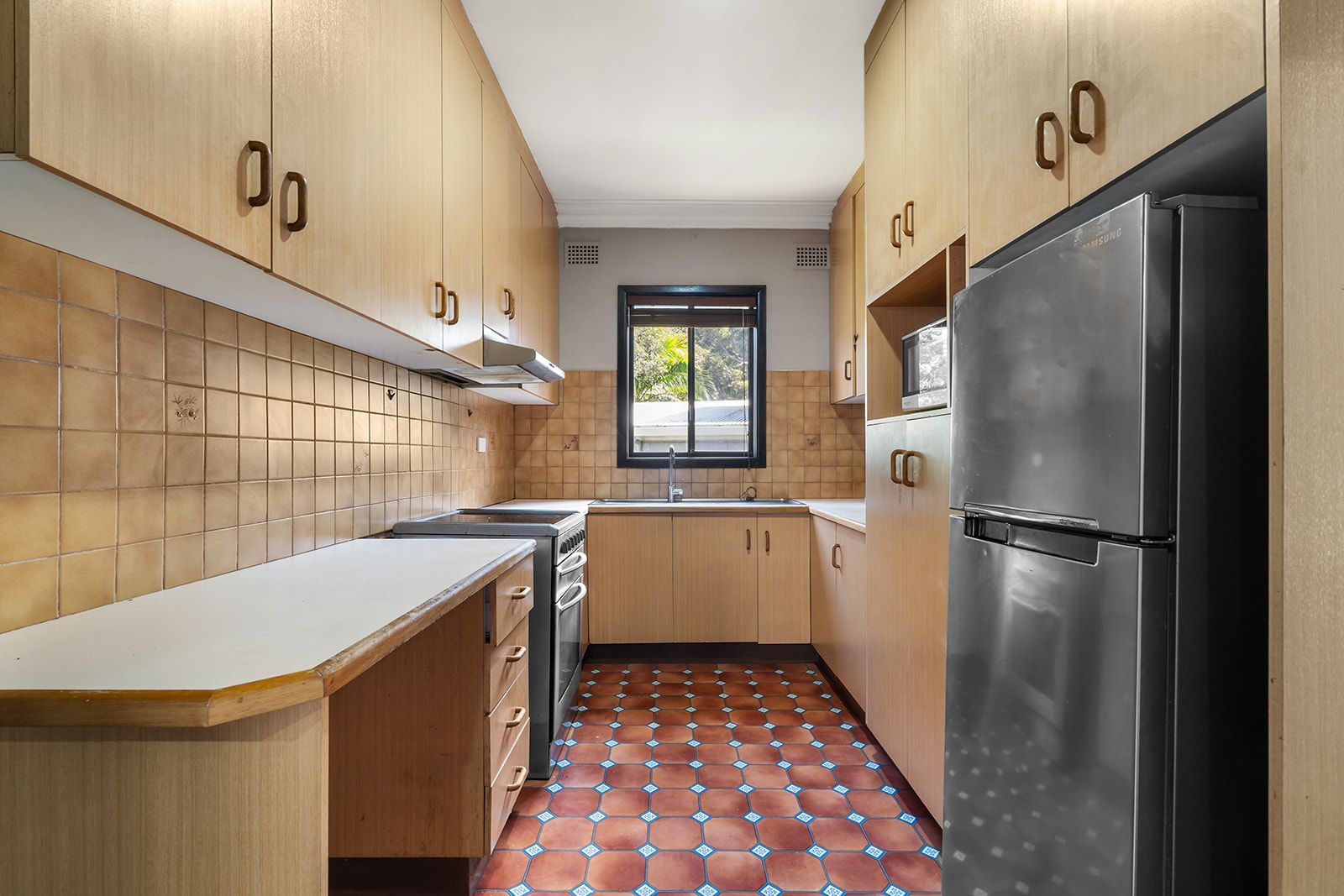 39 Chellow Dene Avenue — photo 8 of 17