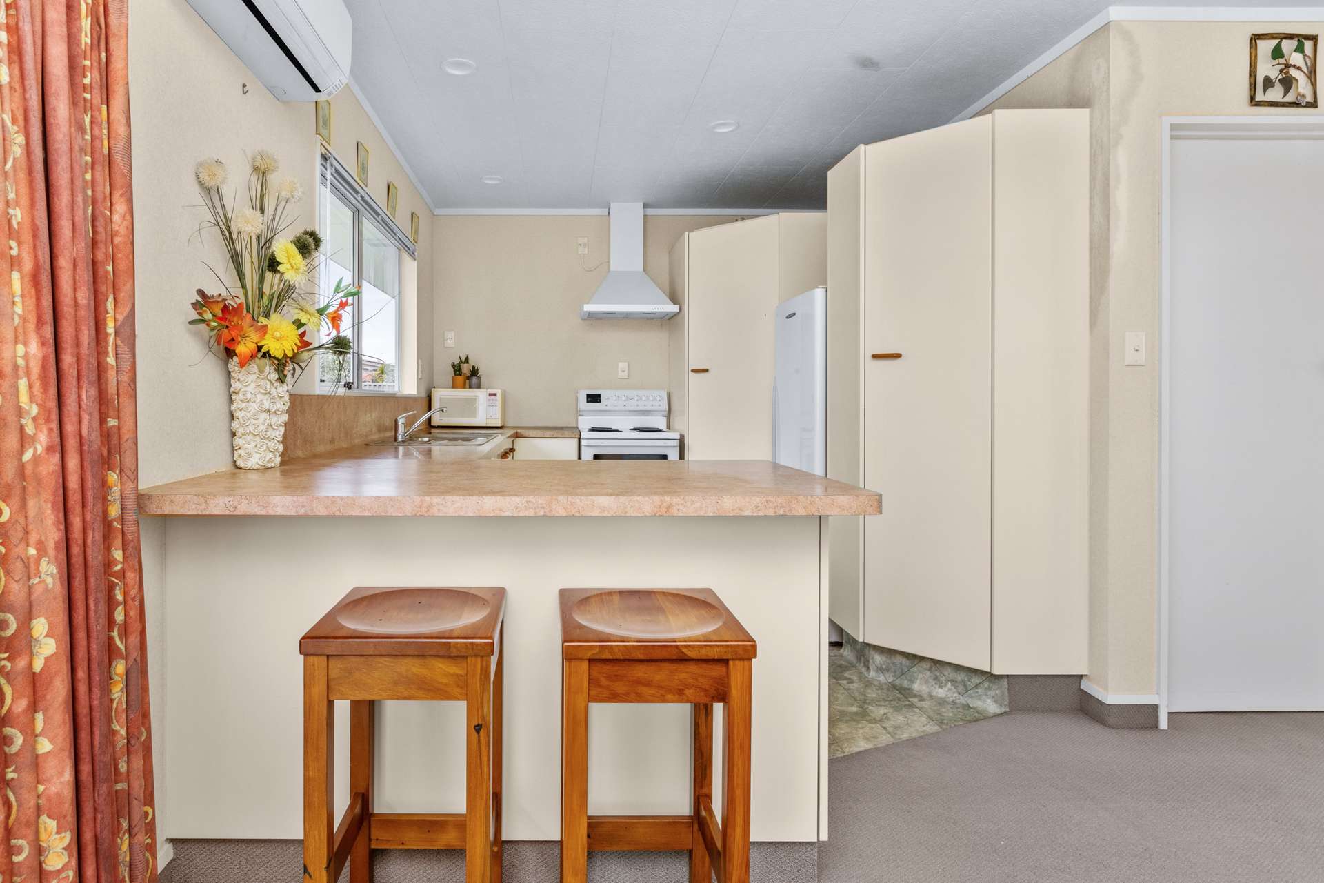 2/64 Riverbend Road photo 4