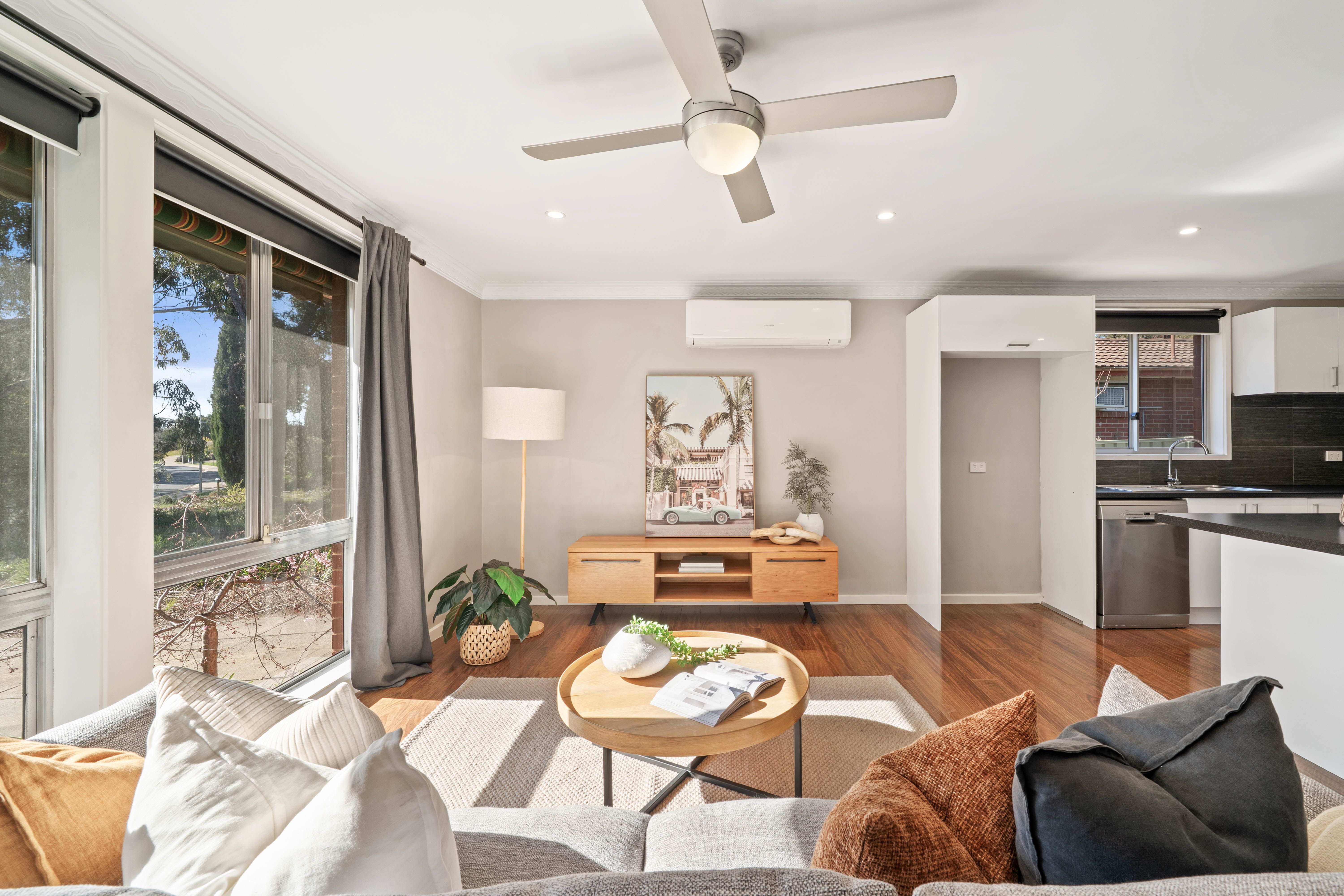 18 Stretton Crescent — photo 4 of 20