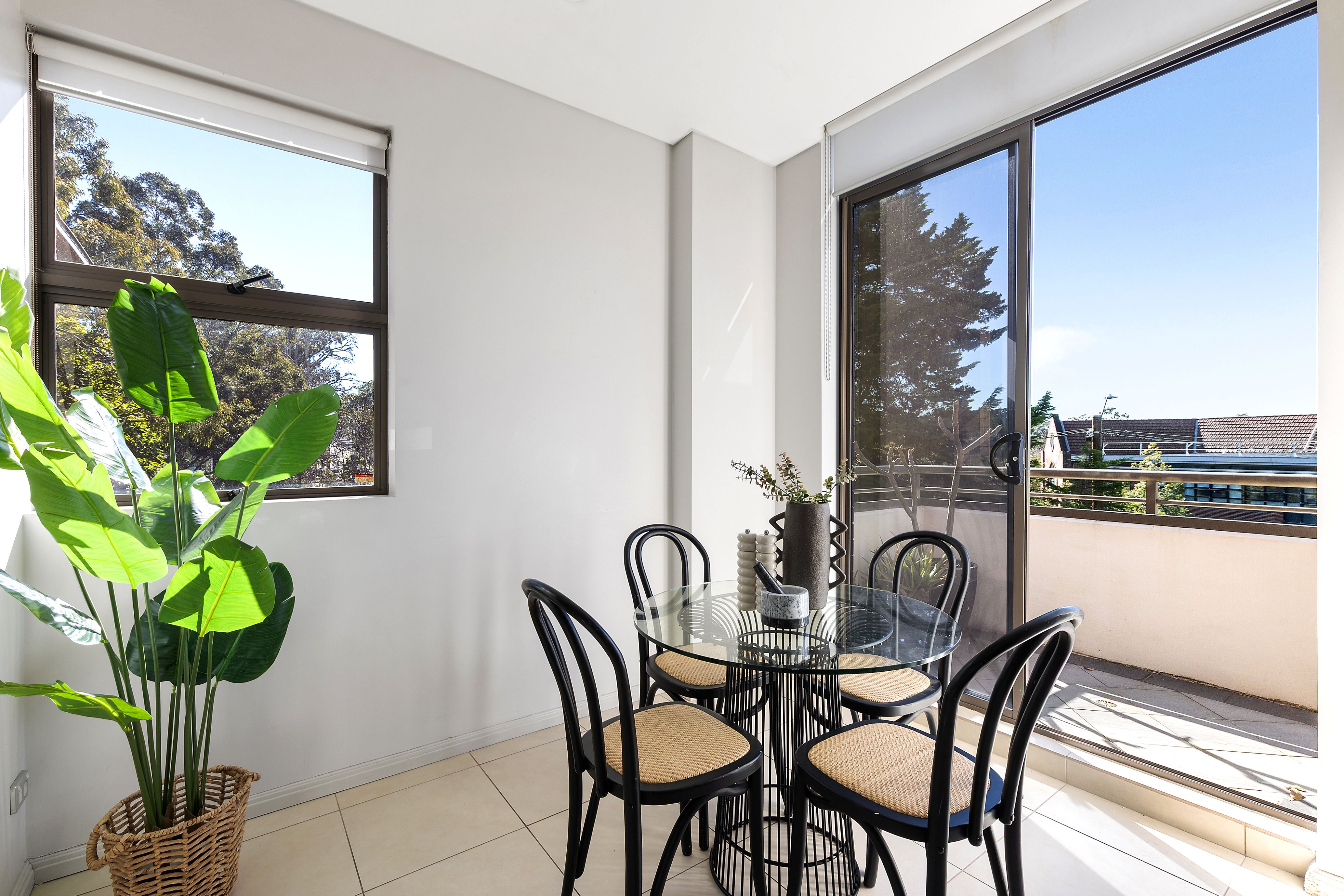 233/2c Munderah Street — photo 5 of 10